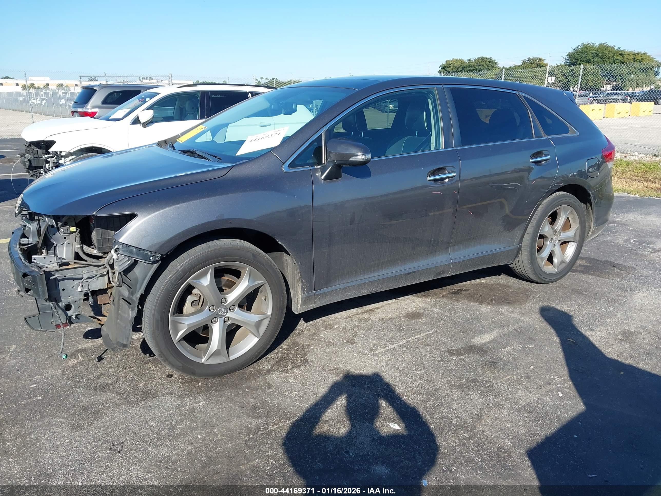 TOYOTA VENZA image 2