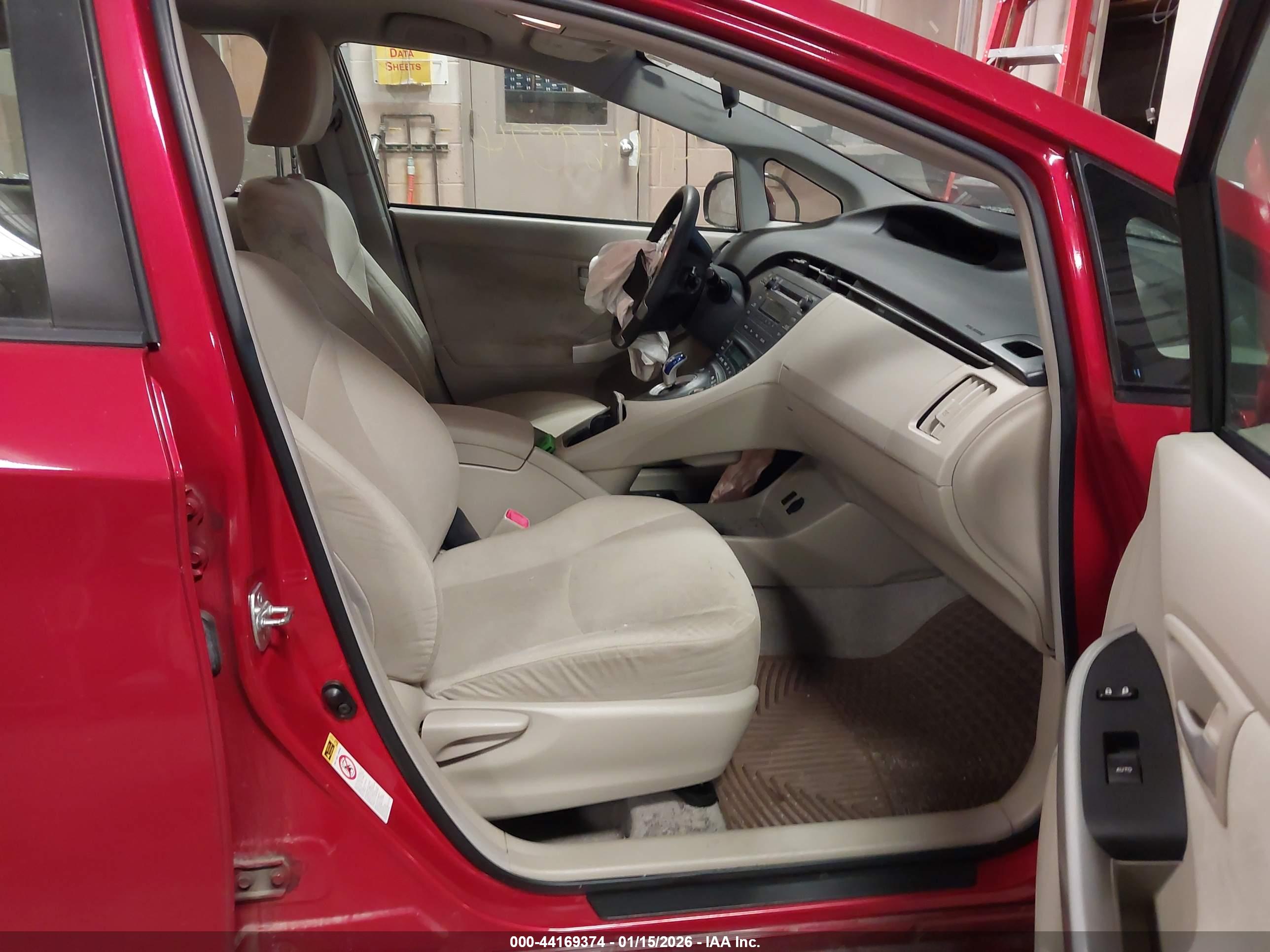 TOYOTA PRIUS image 5