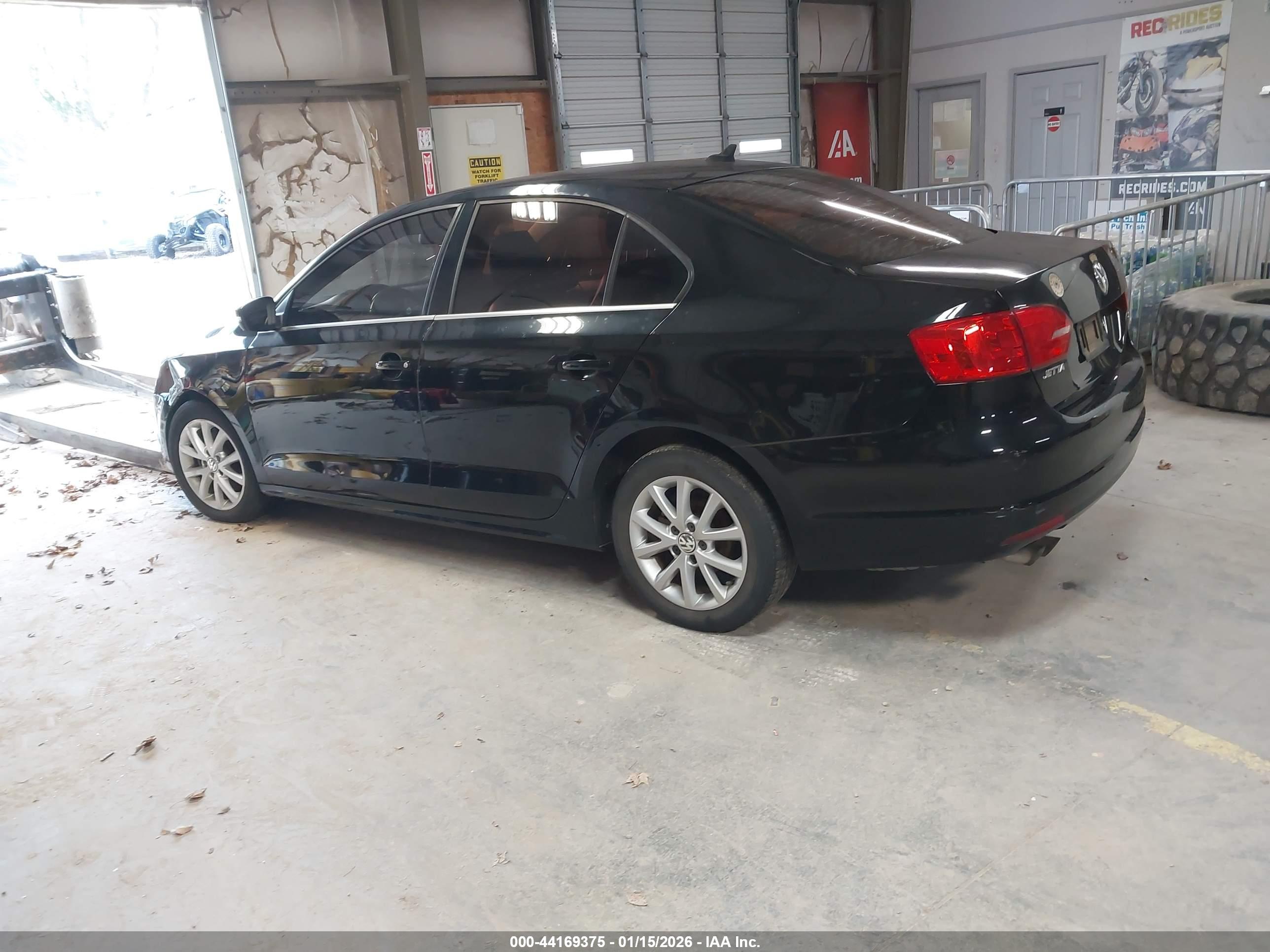 VOLKSWAGEN JETTA image 3