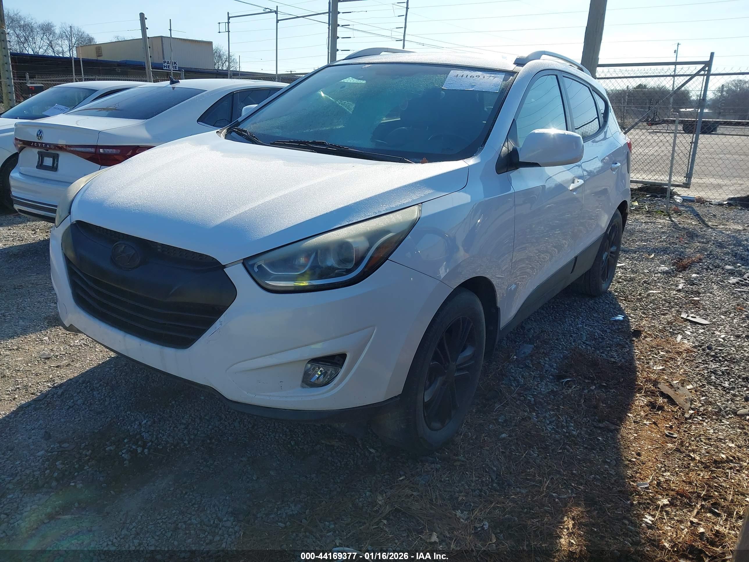 HYUNDAI TUCSON image 2
