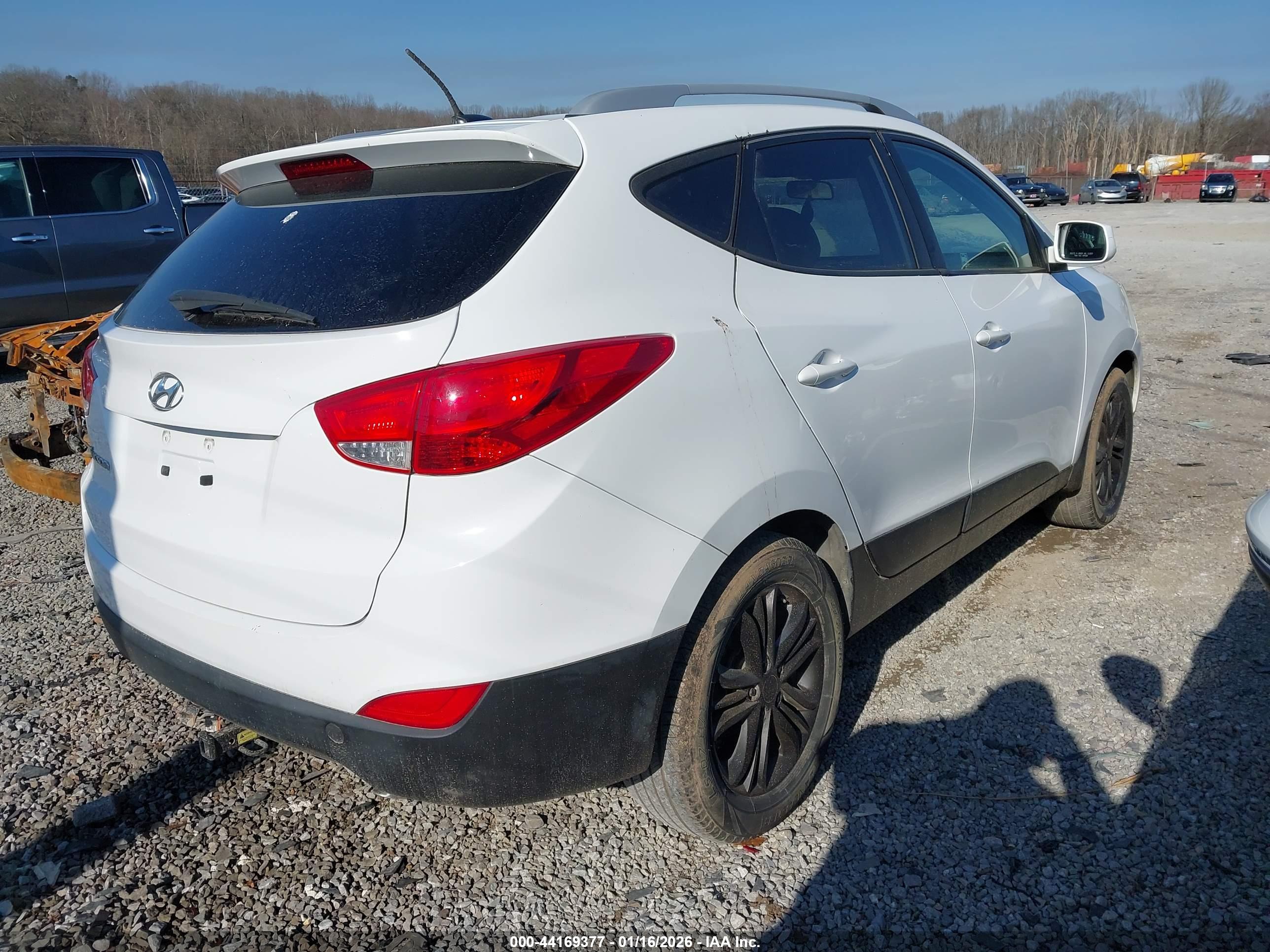 HYUNDAI TUCSON image 4