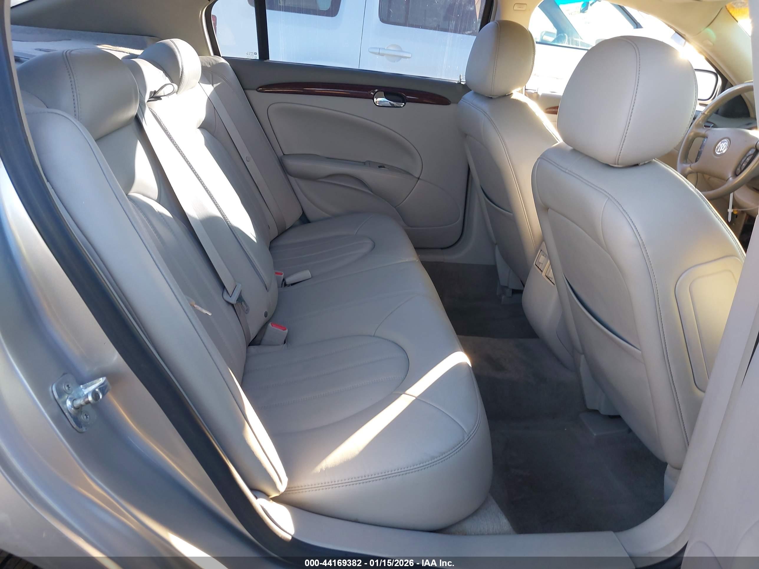 BUICK LUCERNE image 8