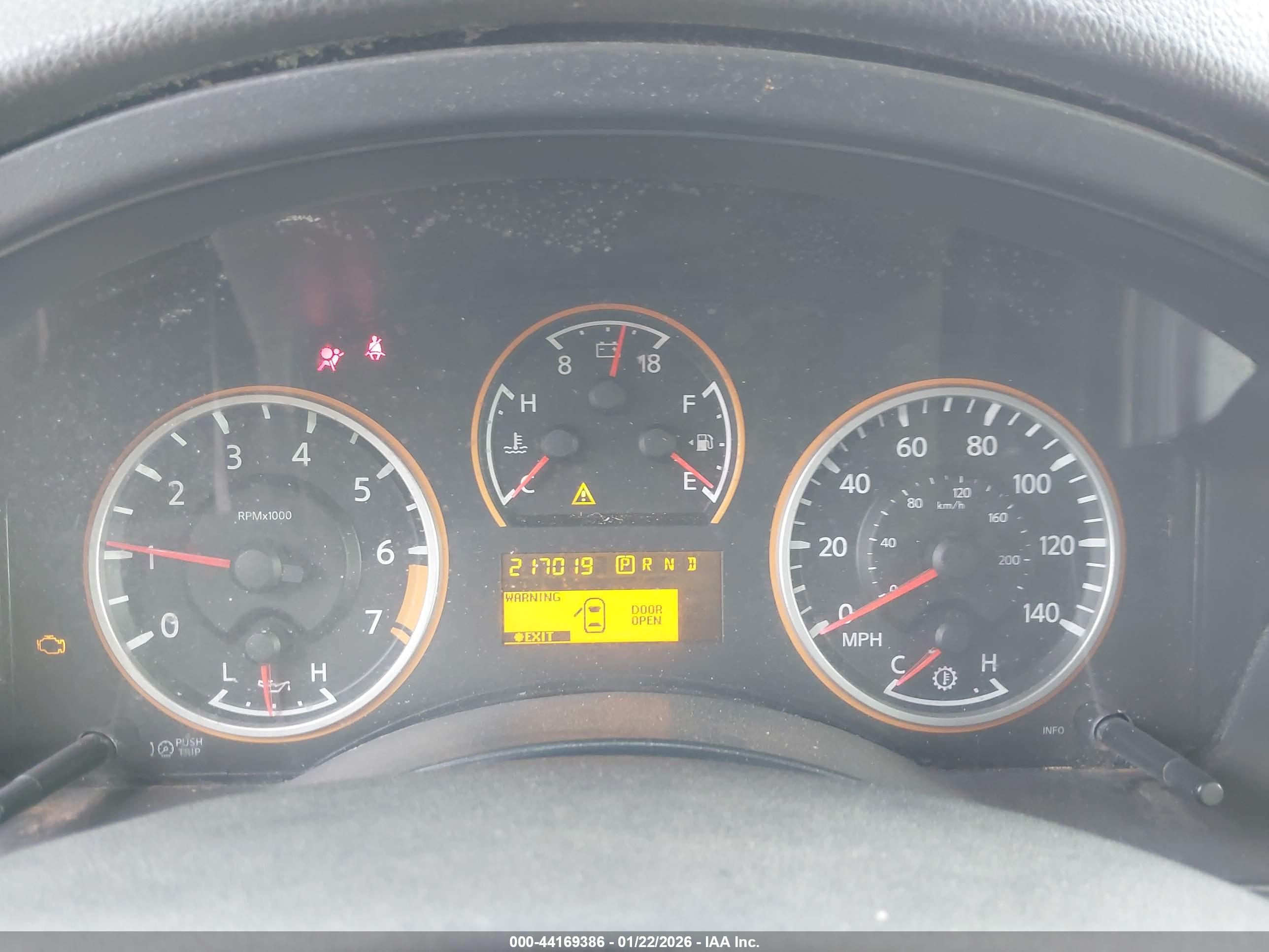 NISSAN ARMADA image 7