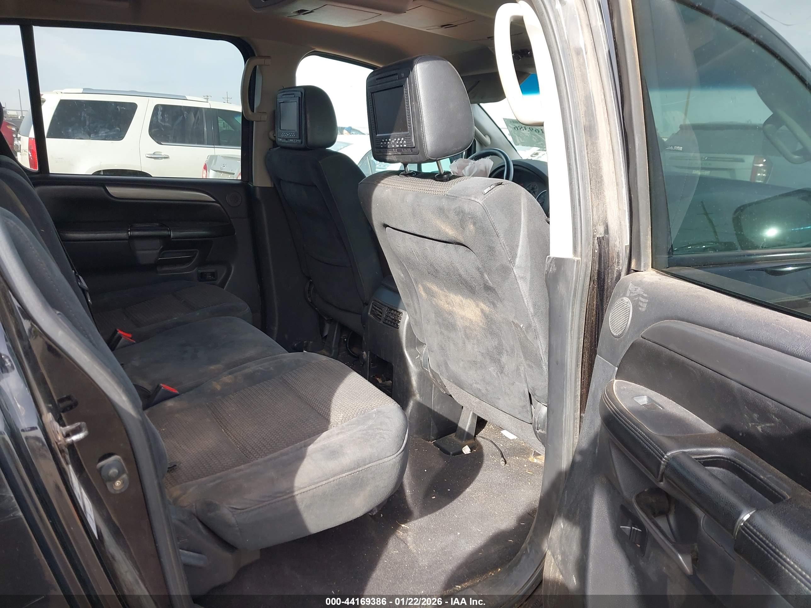 NISSAN ARMADA image 8