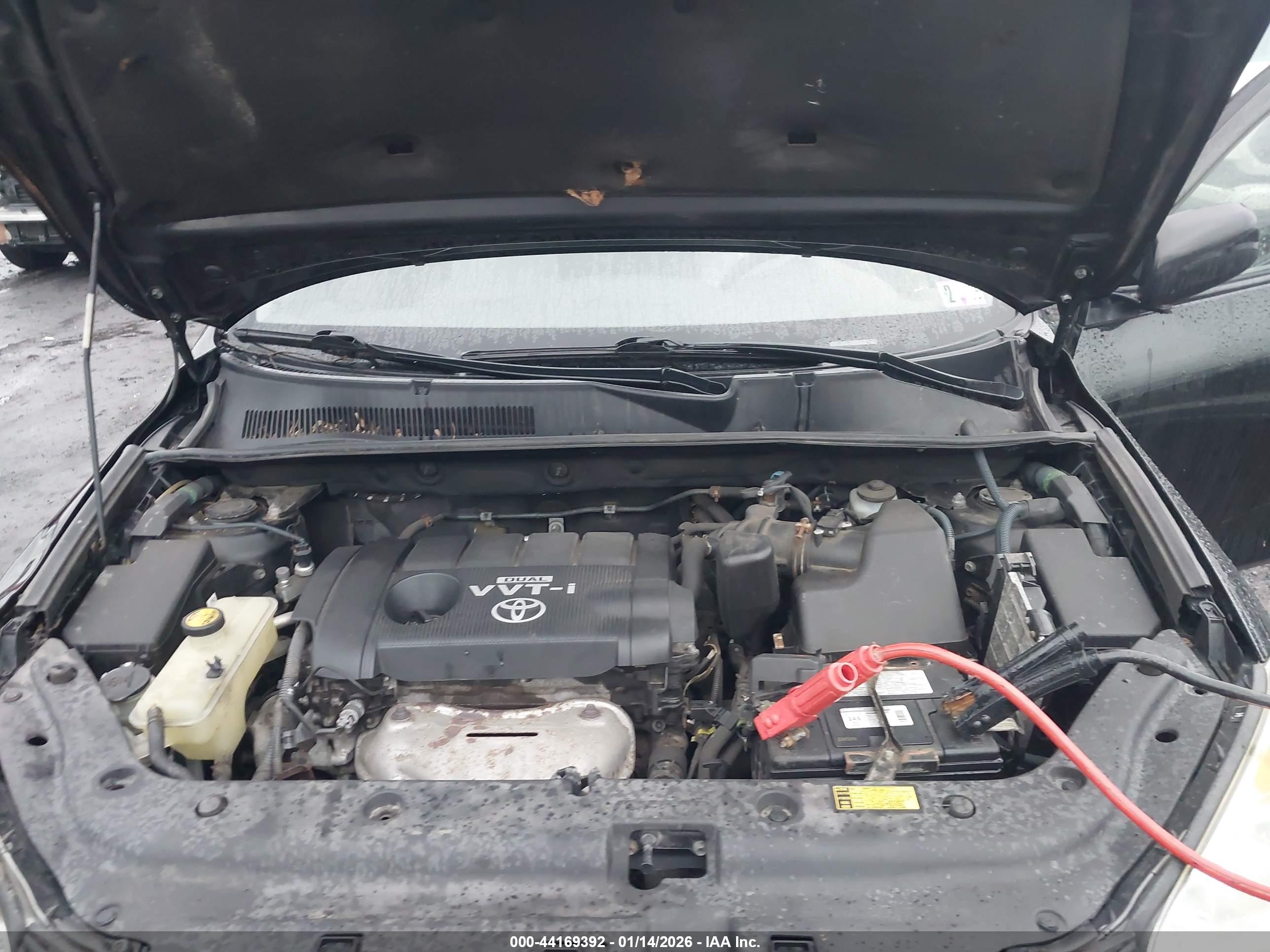 TOYOTA RAV4 image 10