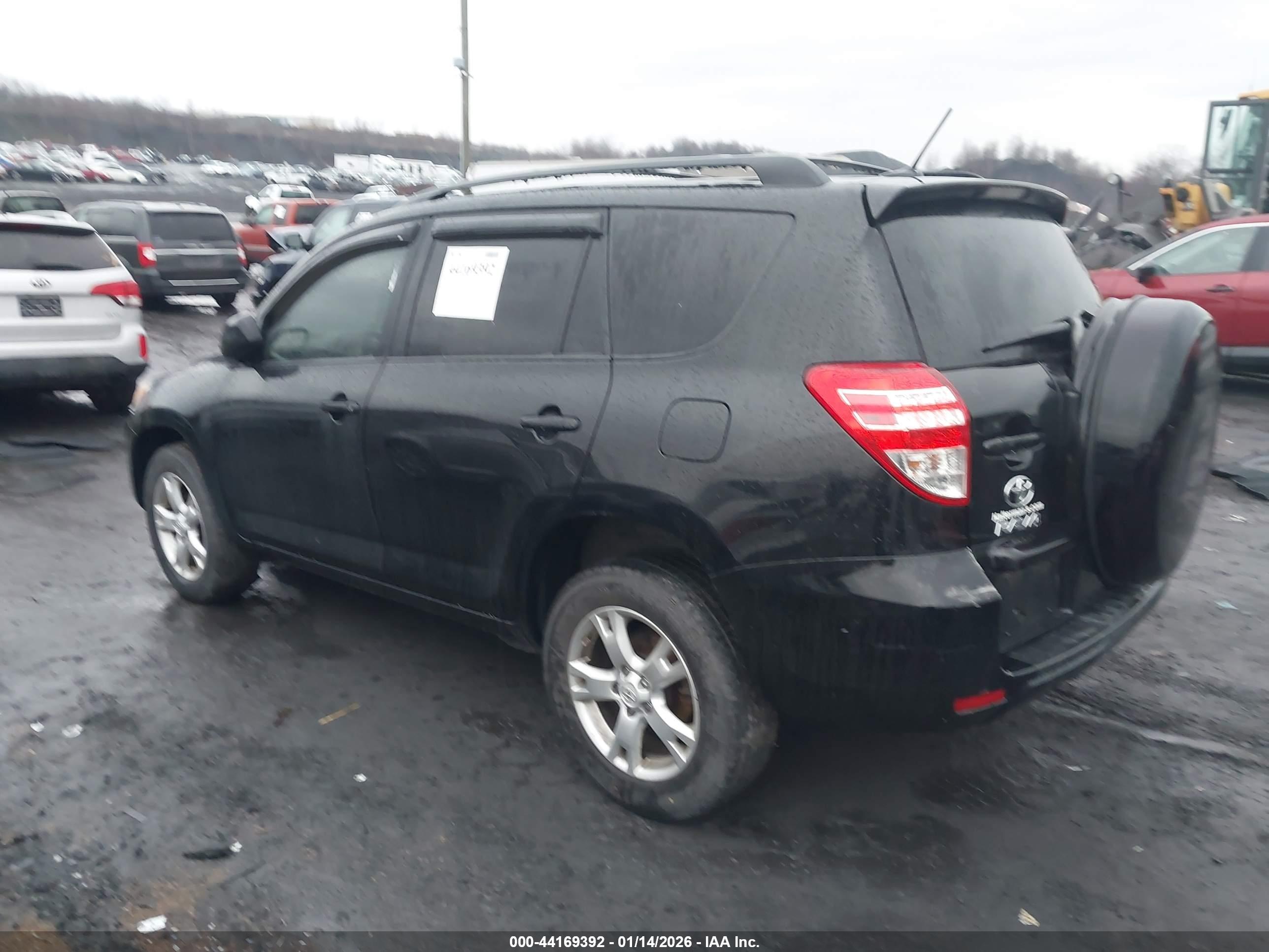 TOYOTA RAV4 image 3