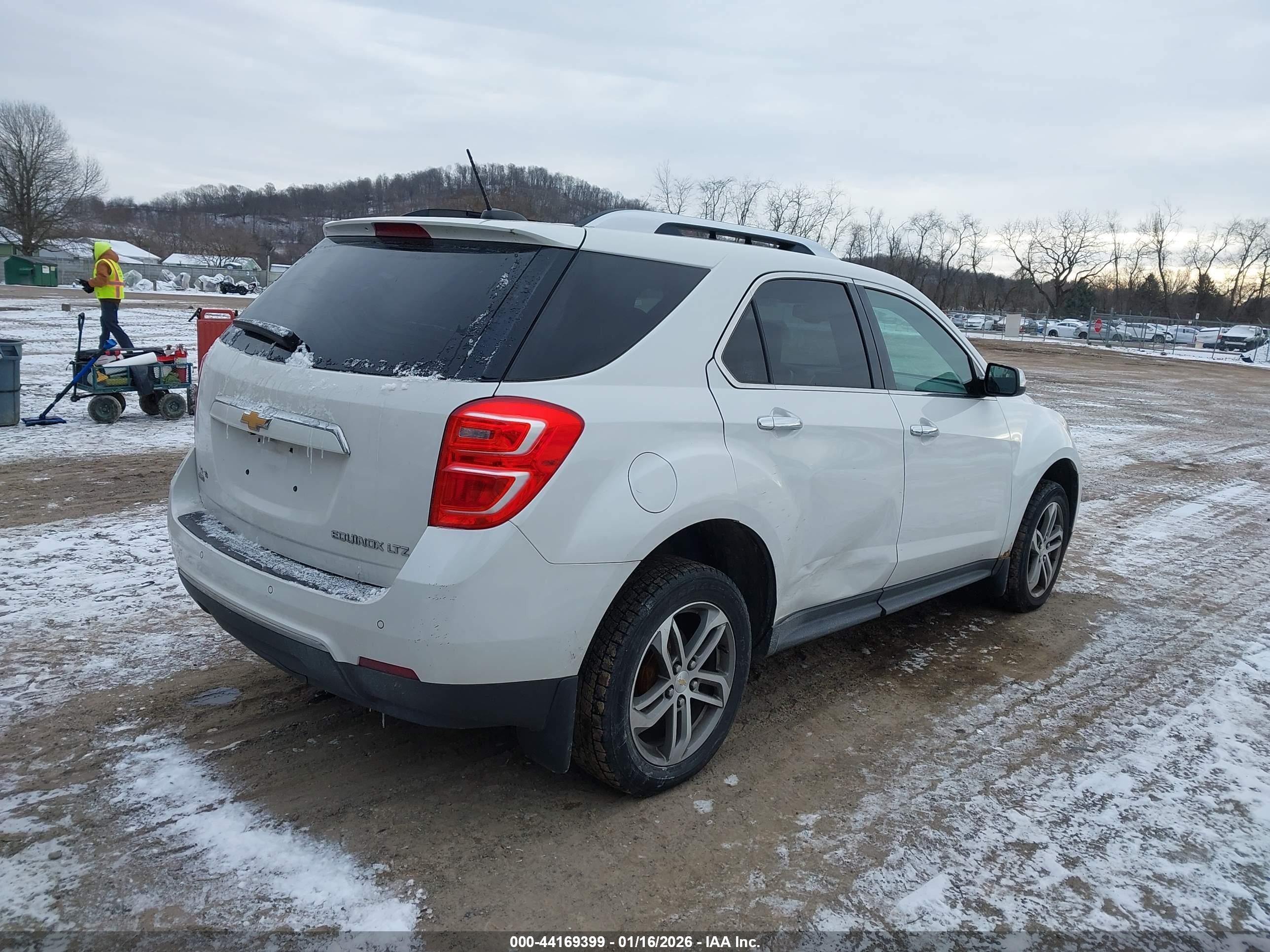CHEVROLET EQUINOX image 4