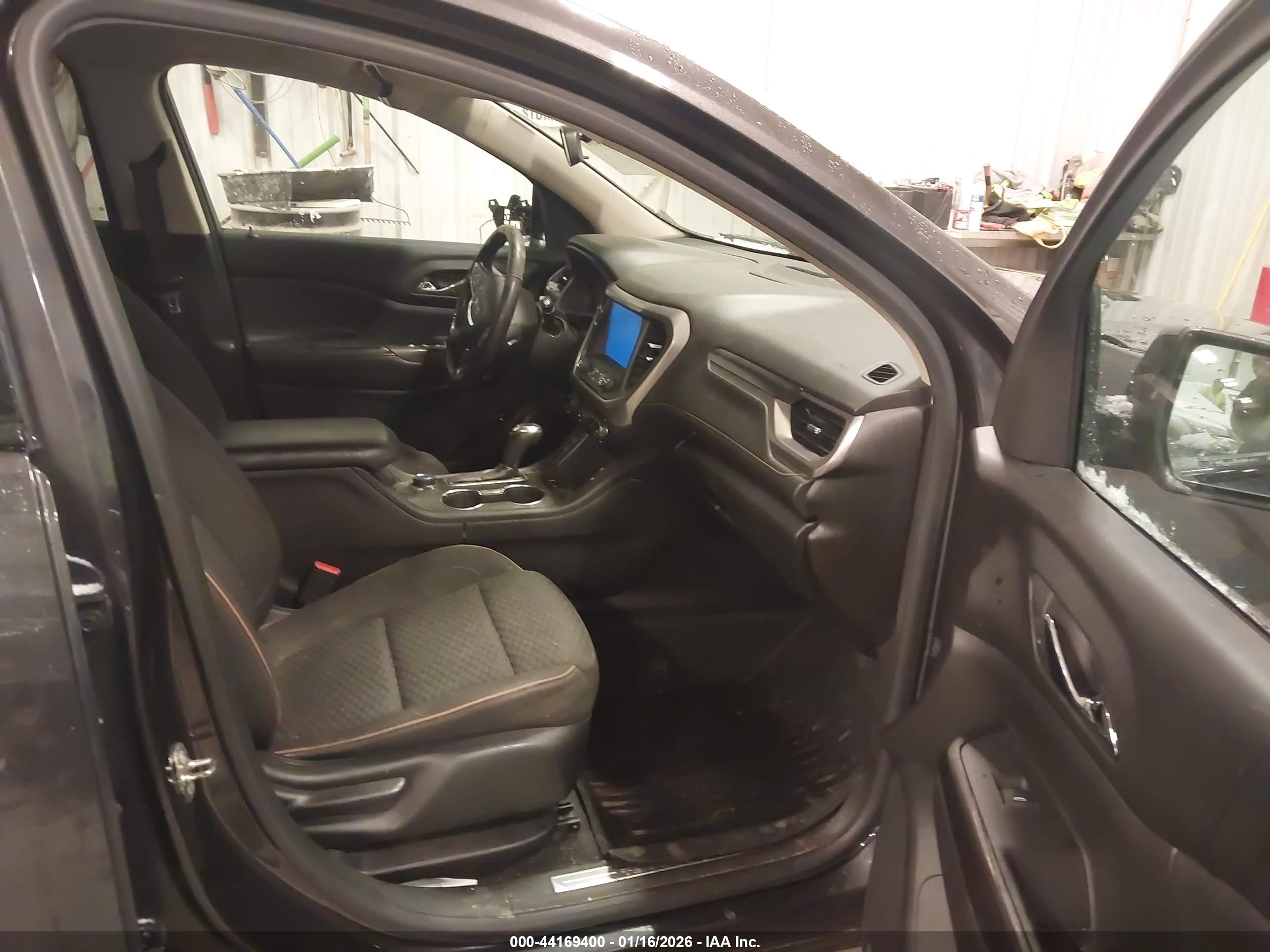 GMC ACADIA image 5