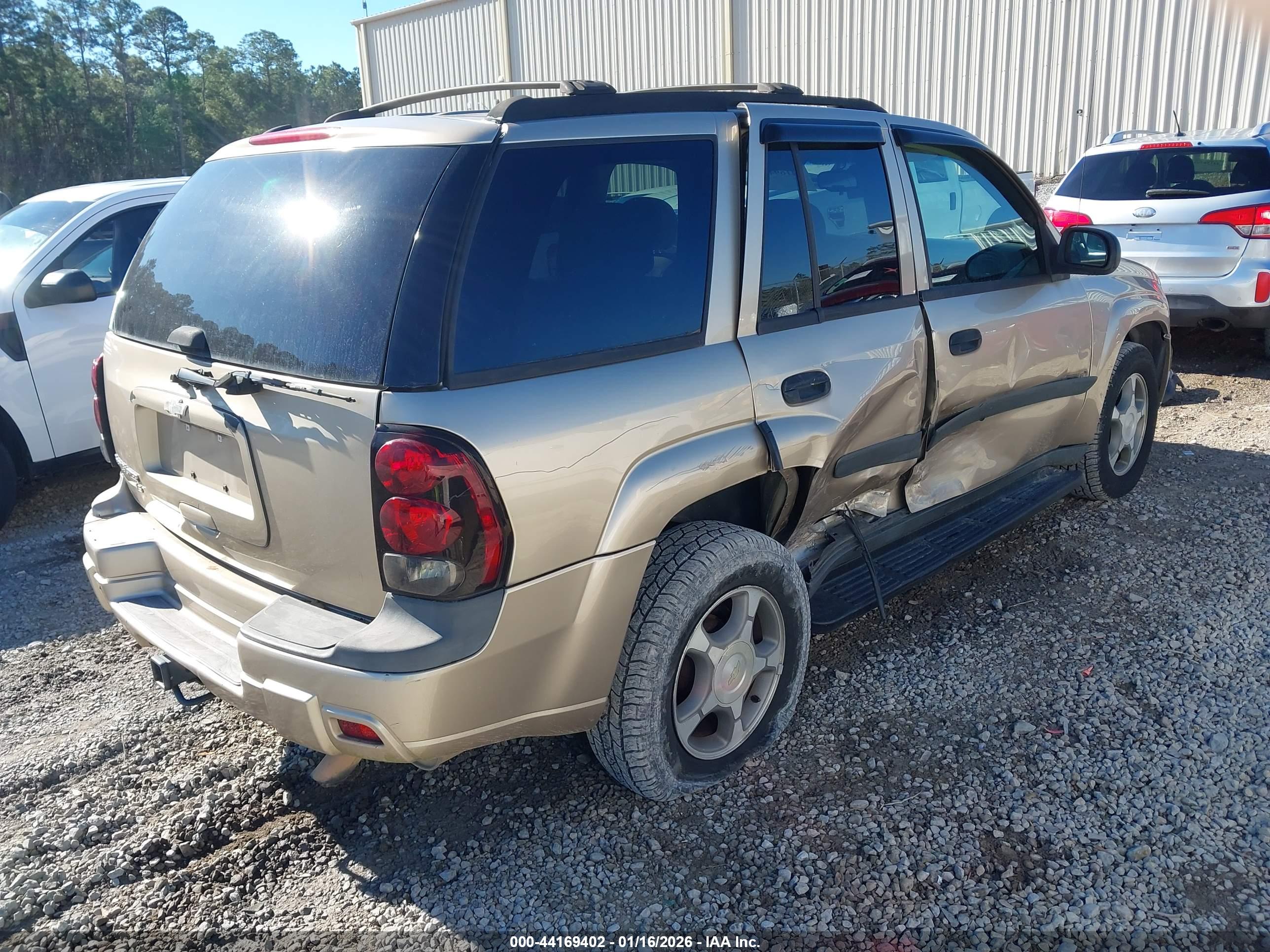 CHEVROLET TRAILBLAZER image 4