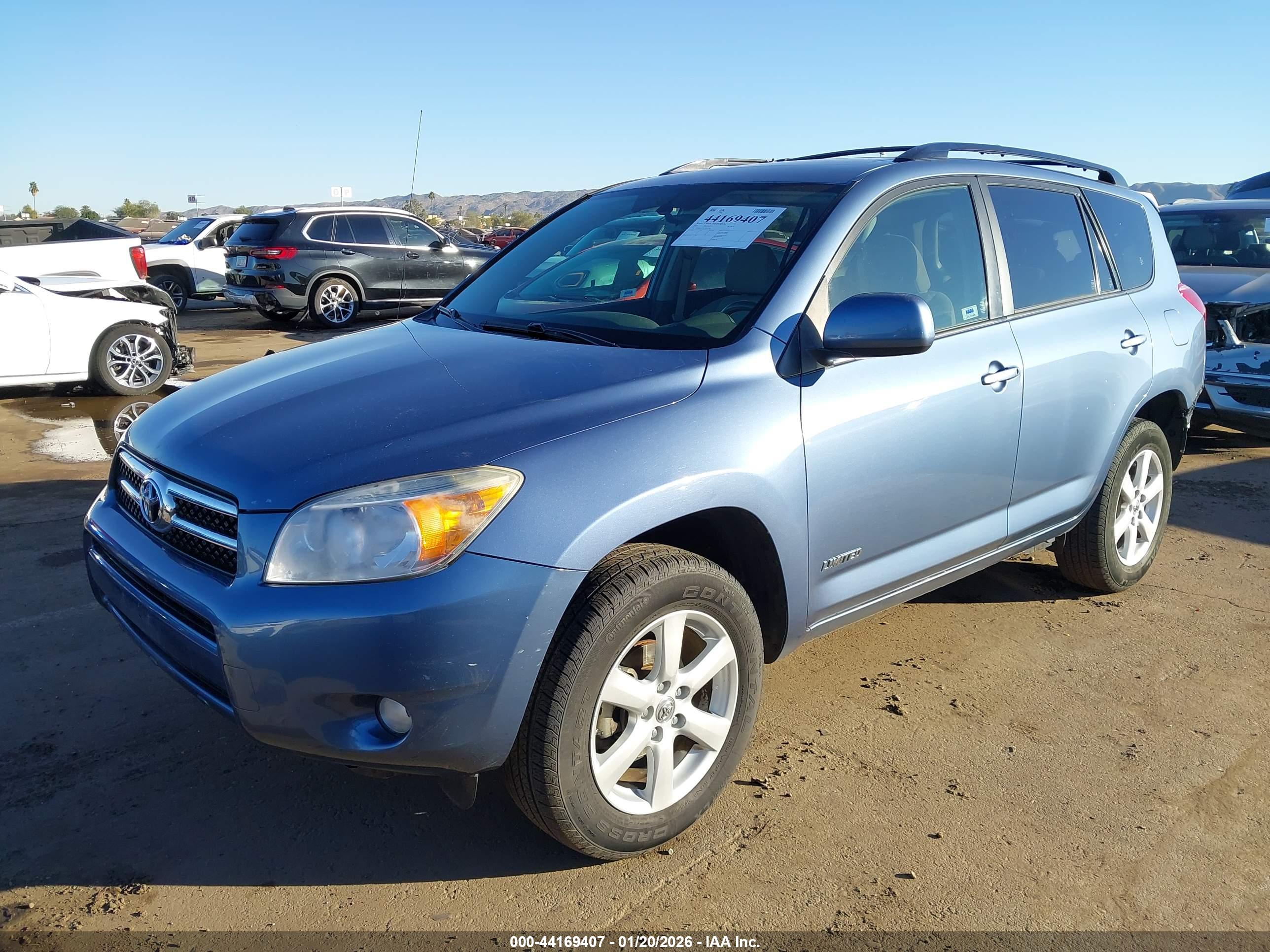 TOYOTA RAV4 image 2