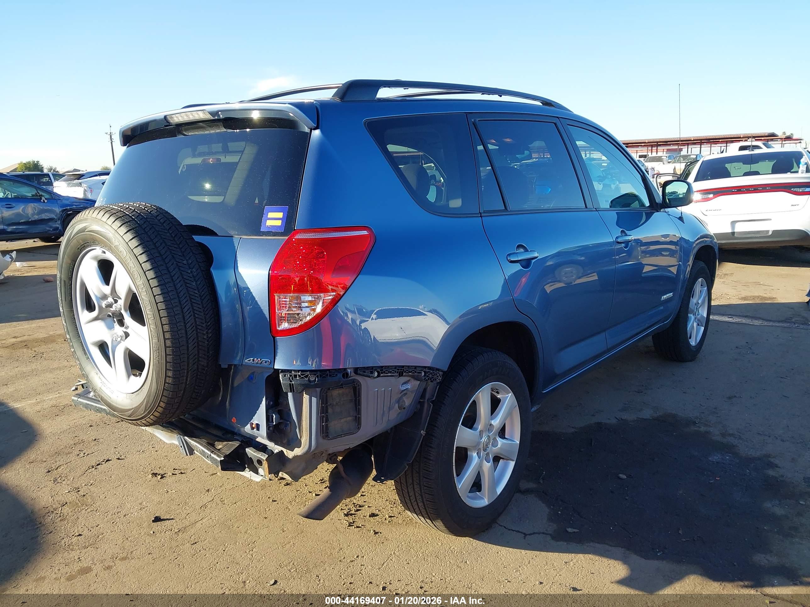 TOYOTA RAV4 image 4