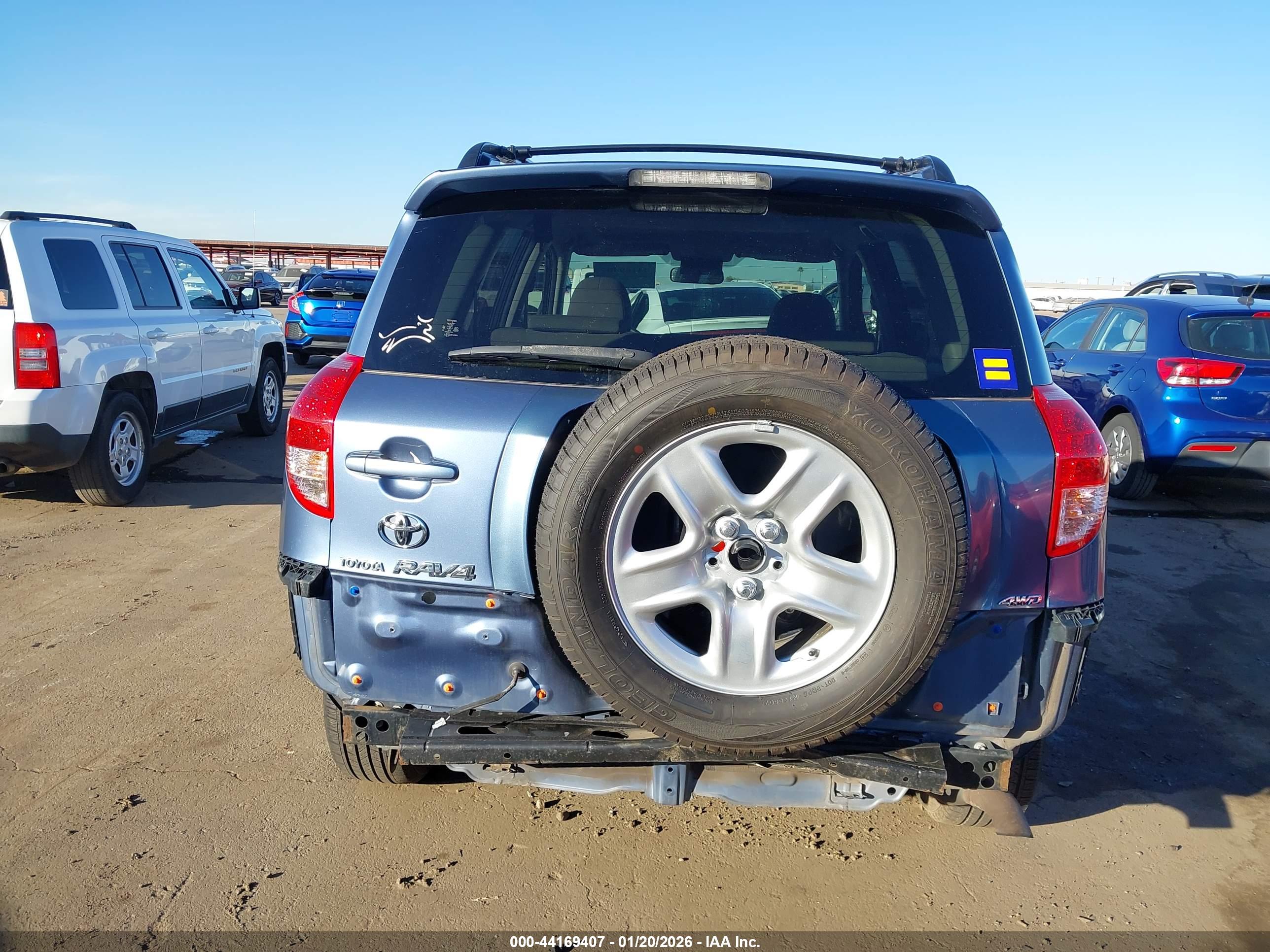 TOYOTA RAV4 image 6