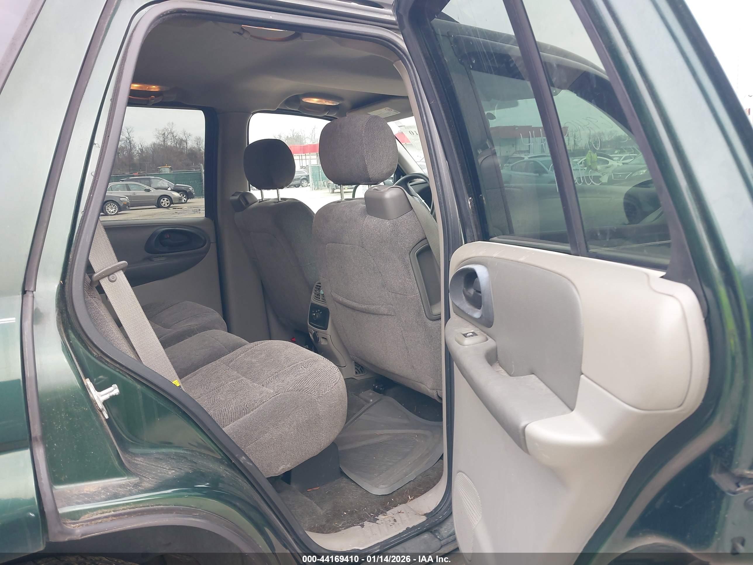 CHEVROLET TRAILBLAZER image 8