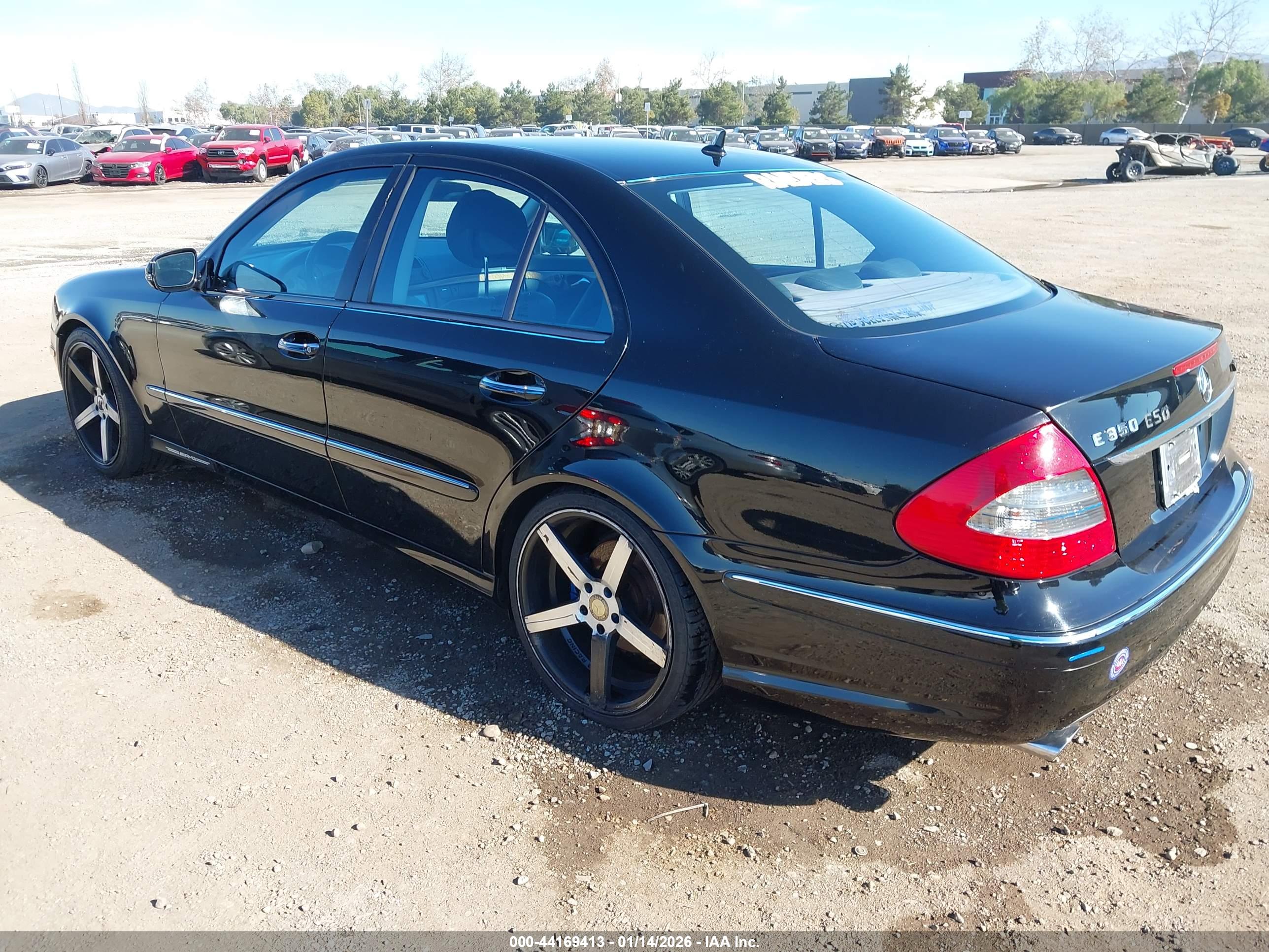 MERCEDES-BENZ E image 3