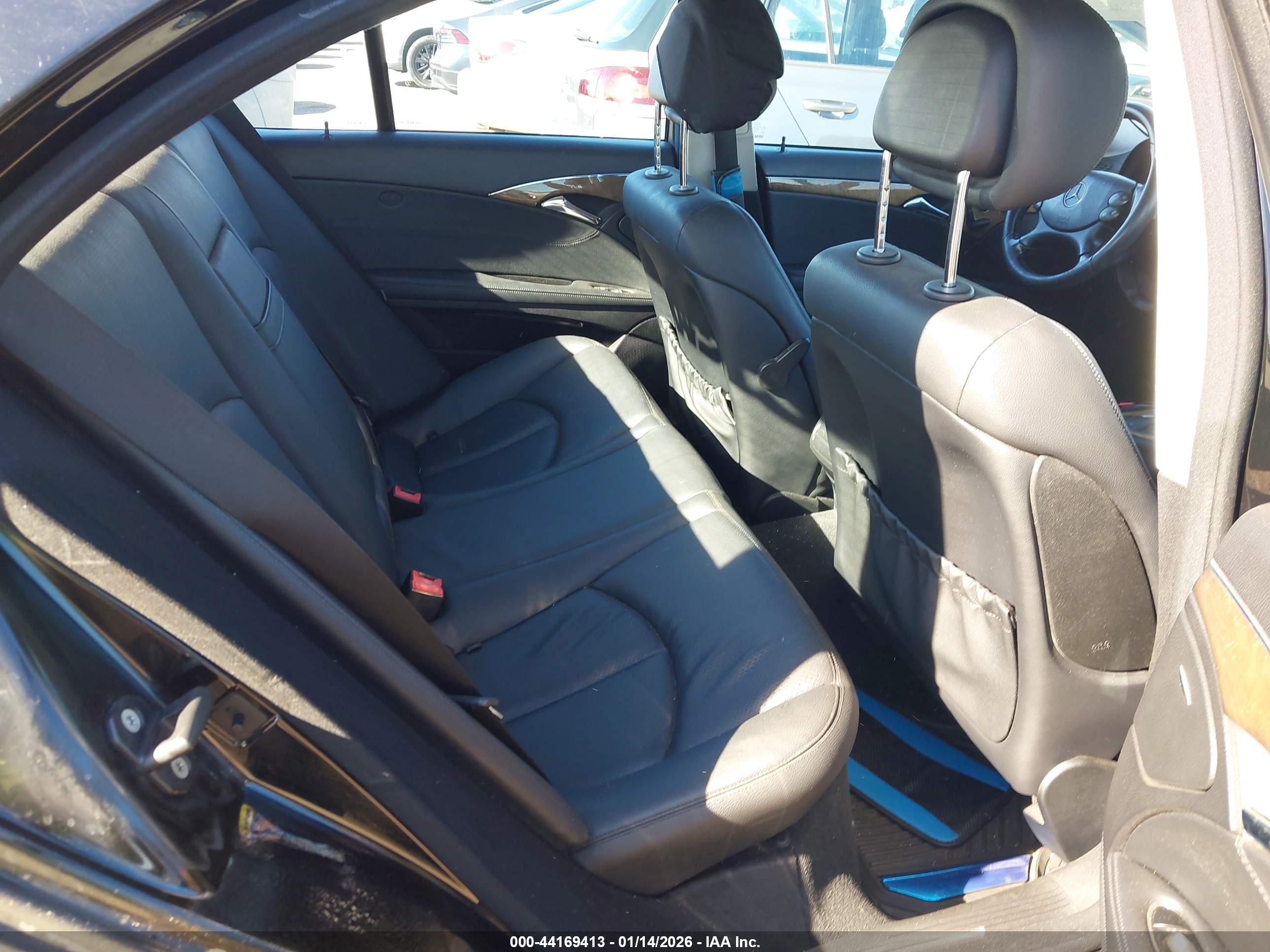 MERCEDES-BENZ E image 8