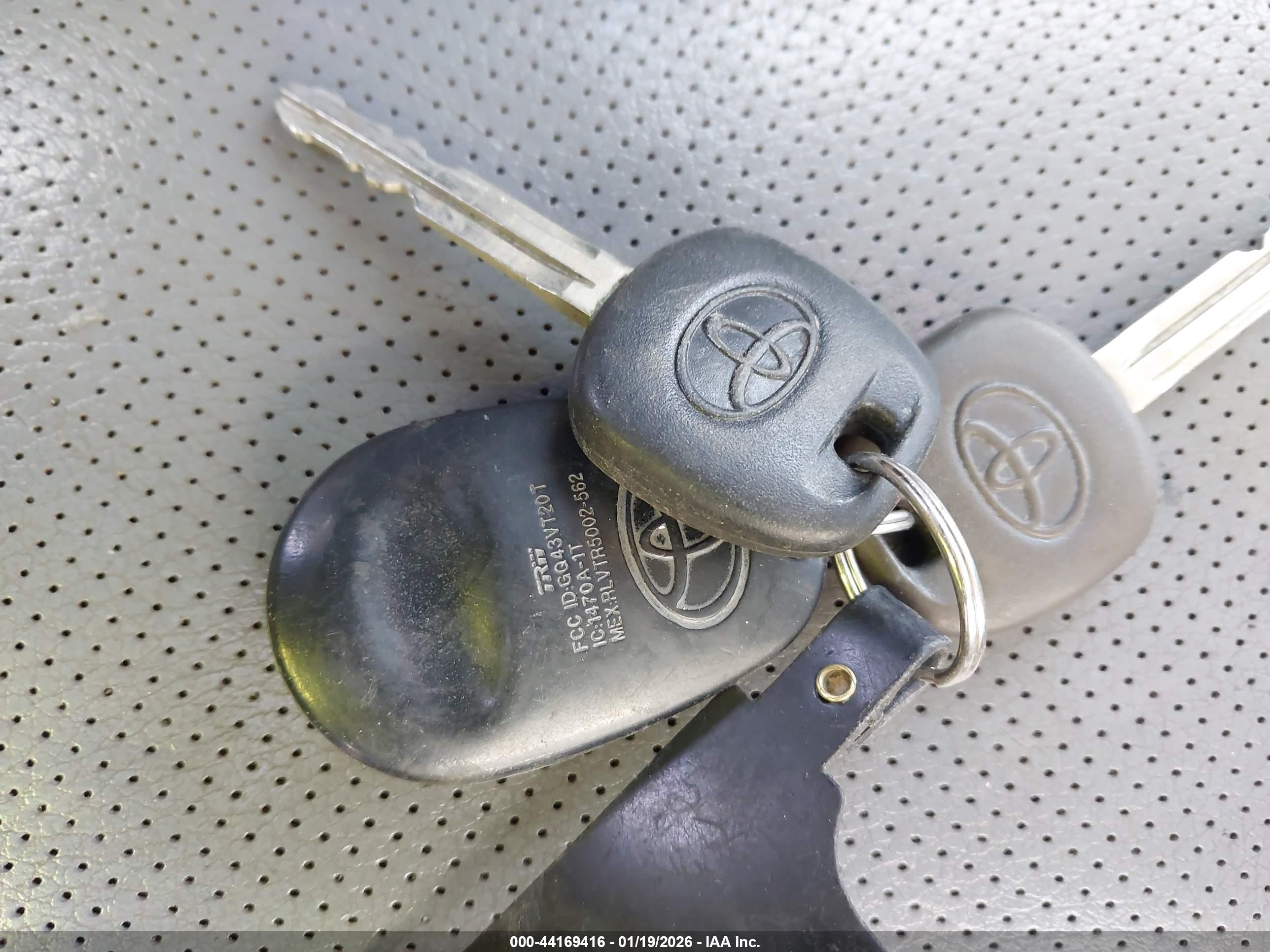 TOYOTA SEQUOIA image 11