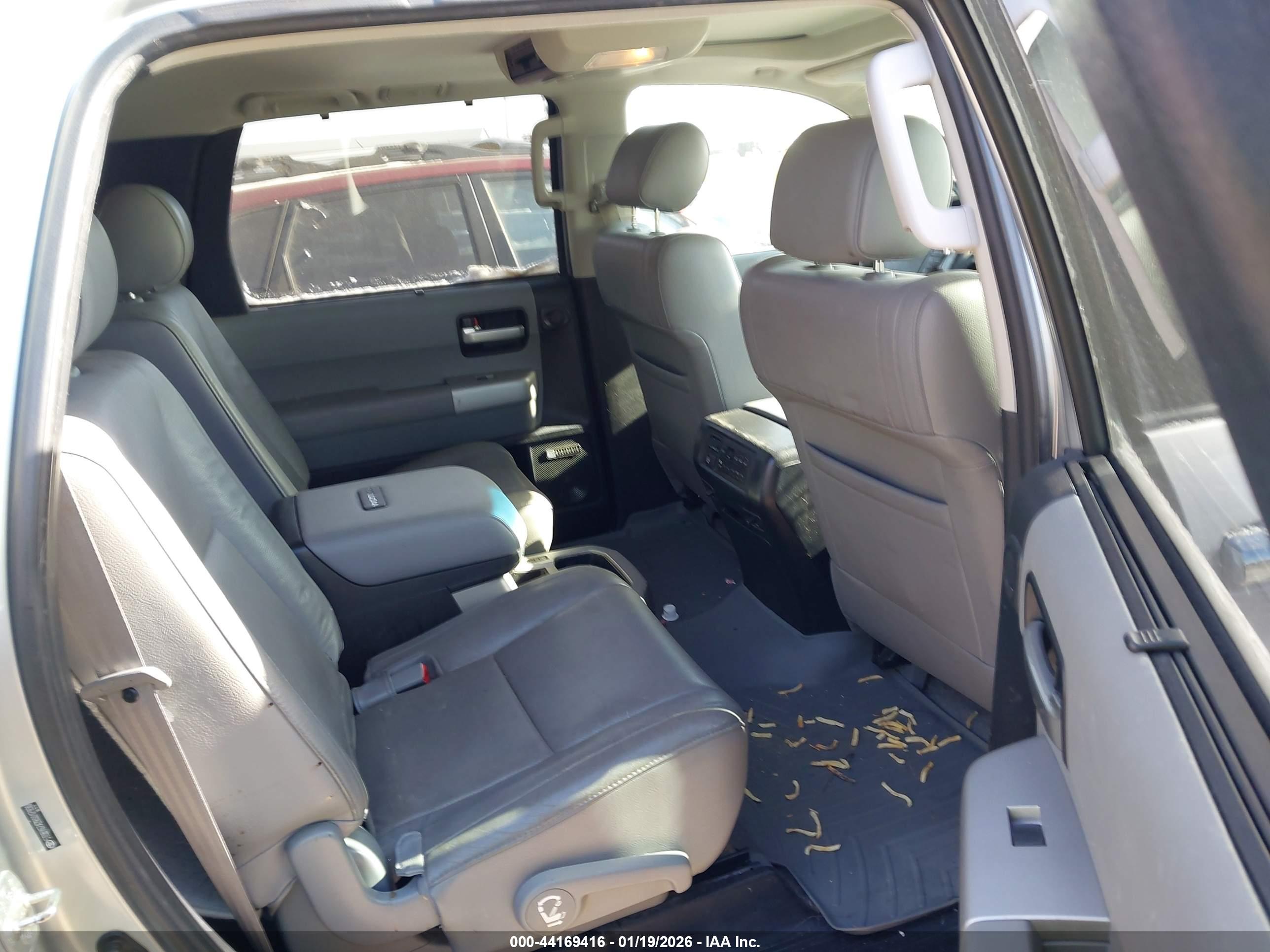 TOYOTA SEQUOIA image 8