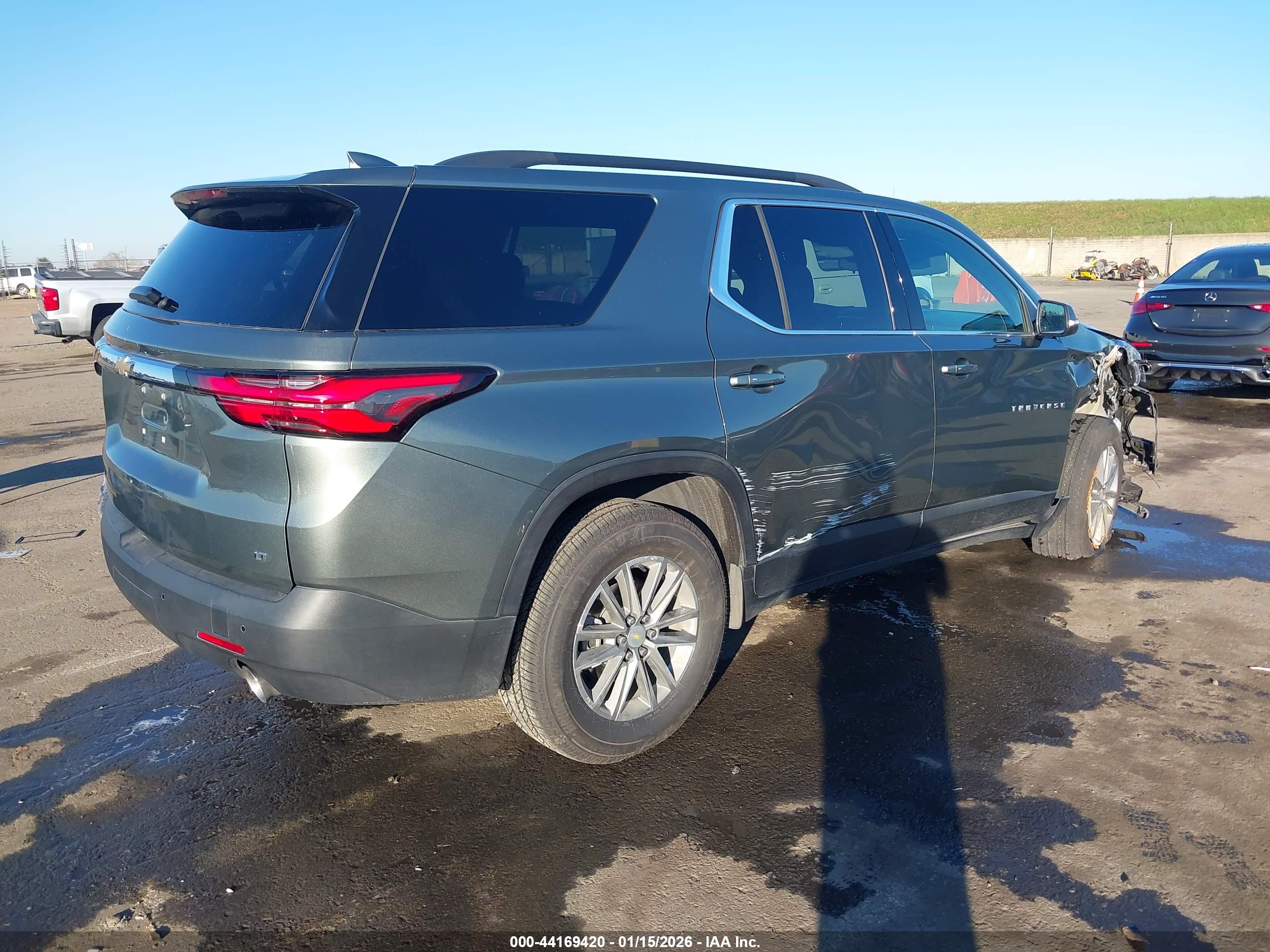 CHEVROLET TRAVERSE image 4