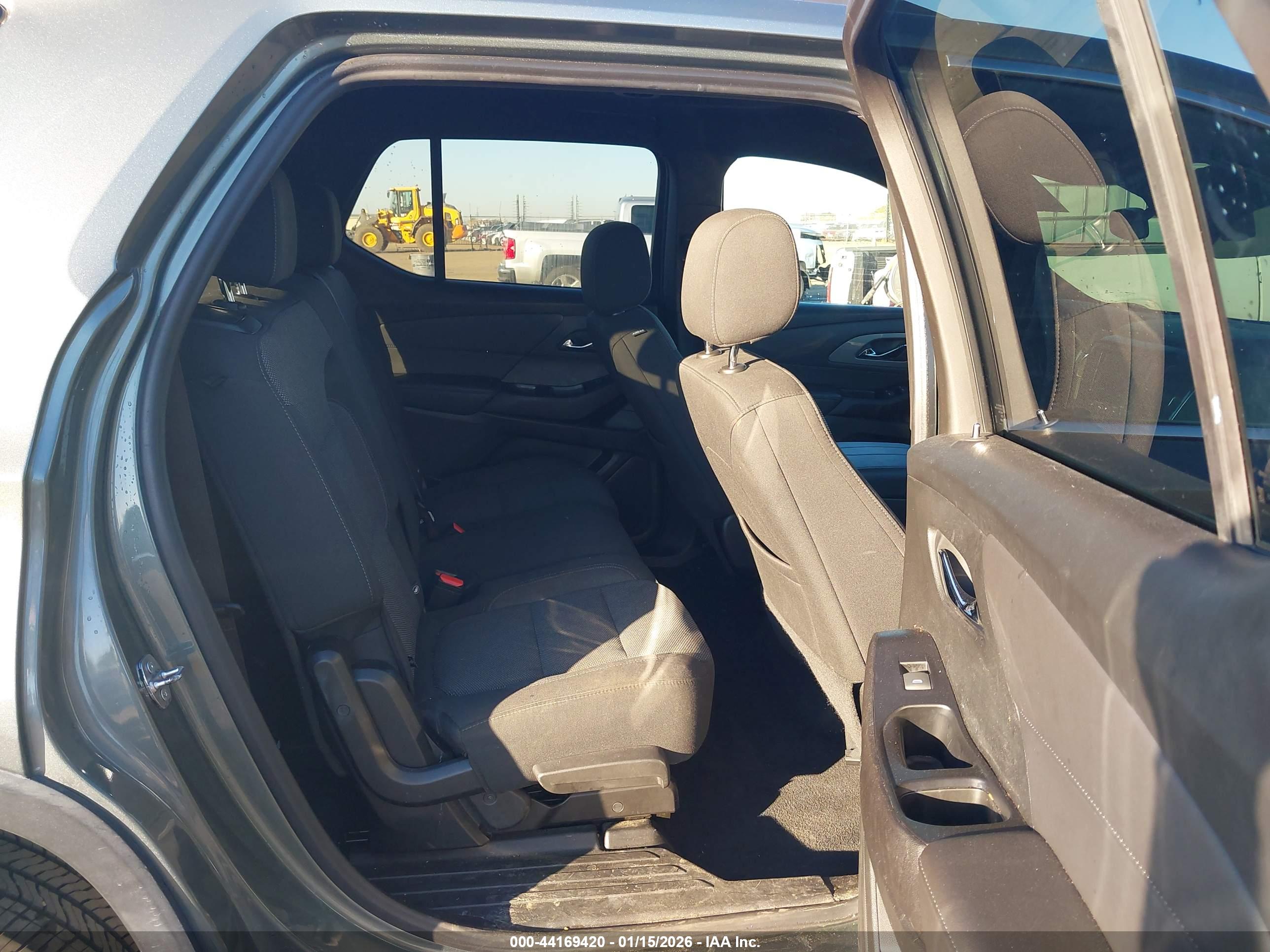 CHEVROLET TRAVERSE image 8