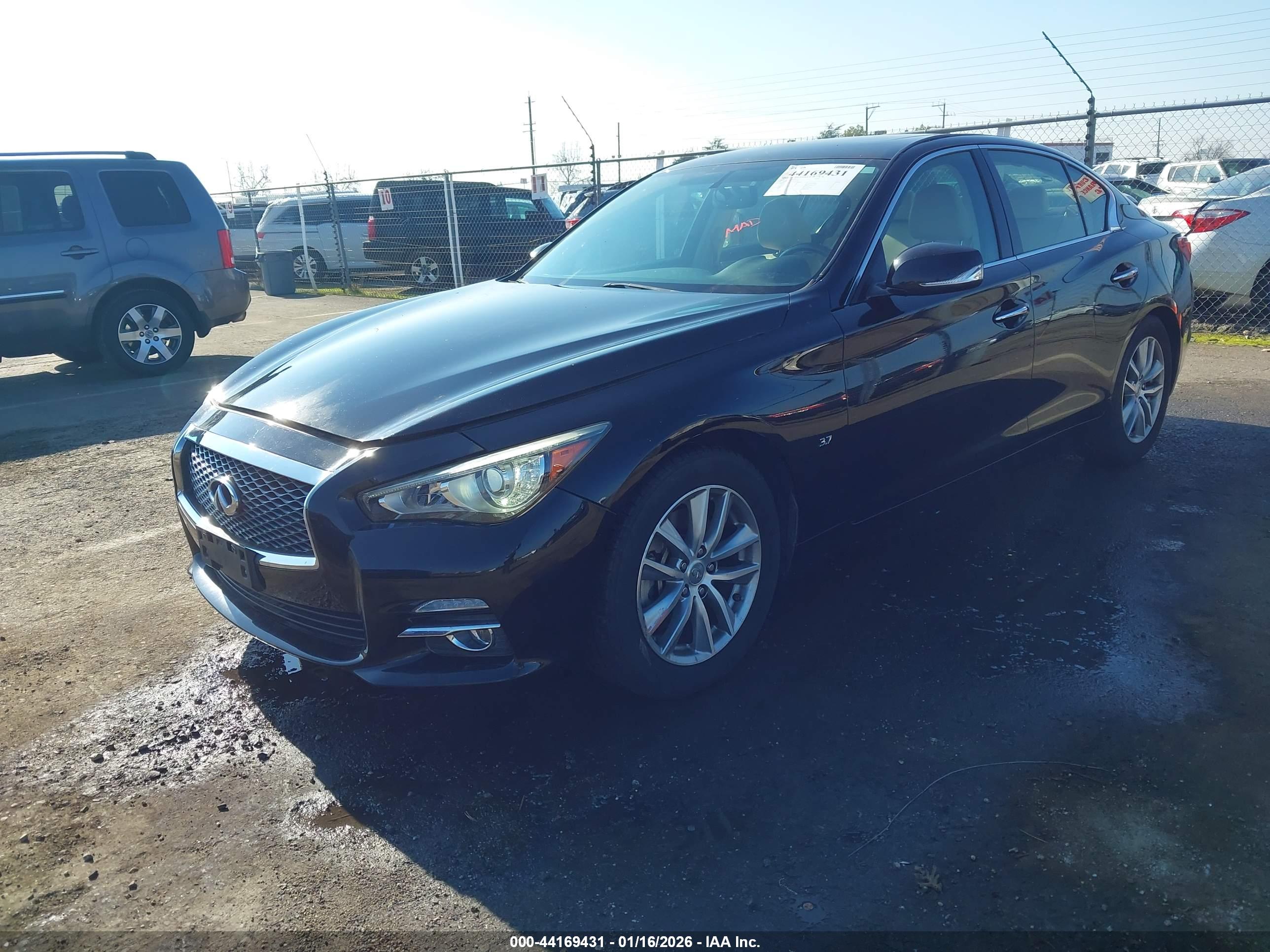 INFINITI Q50 image 2
