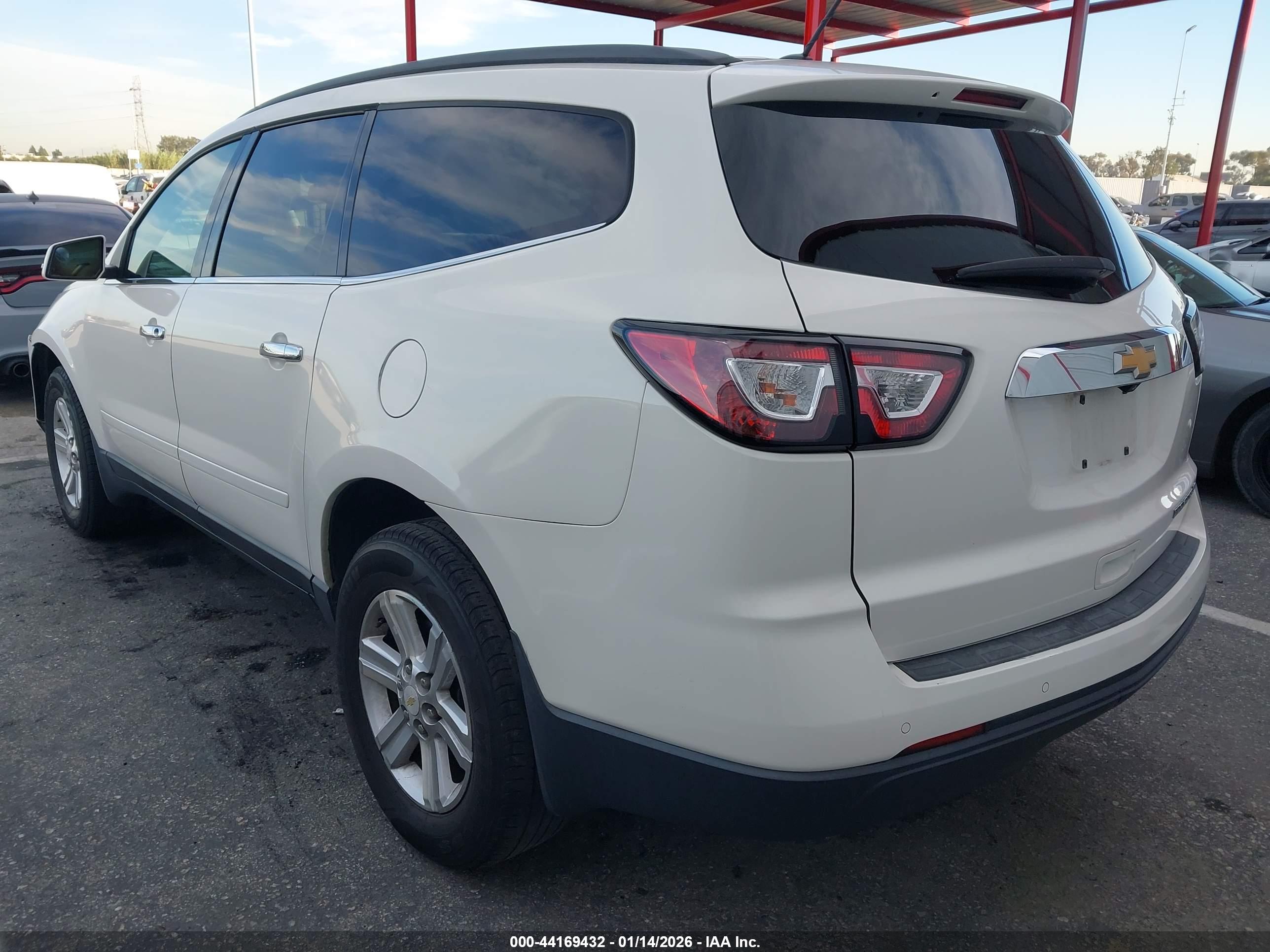 CHEVROLET TRAVERSE image 3