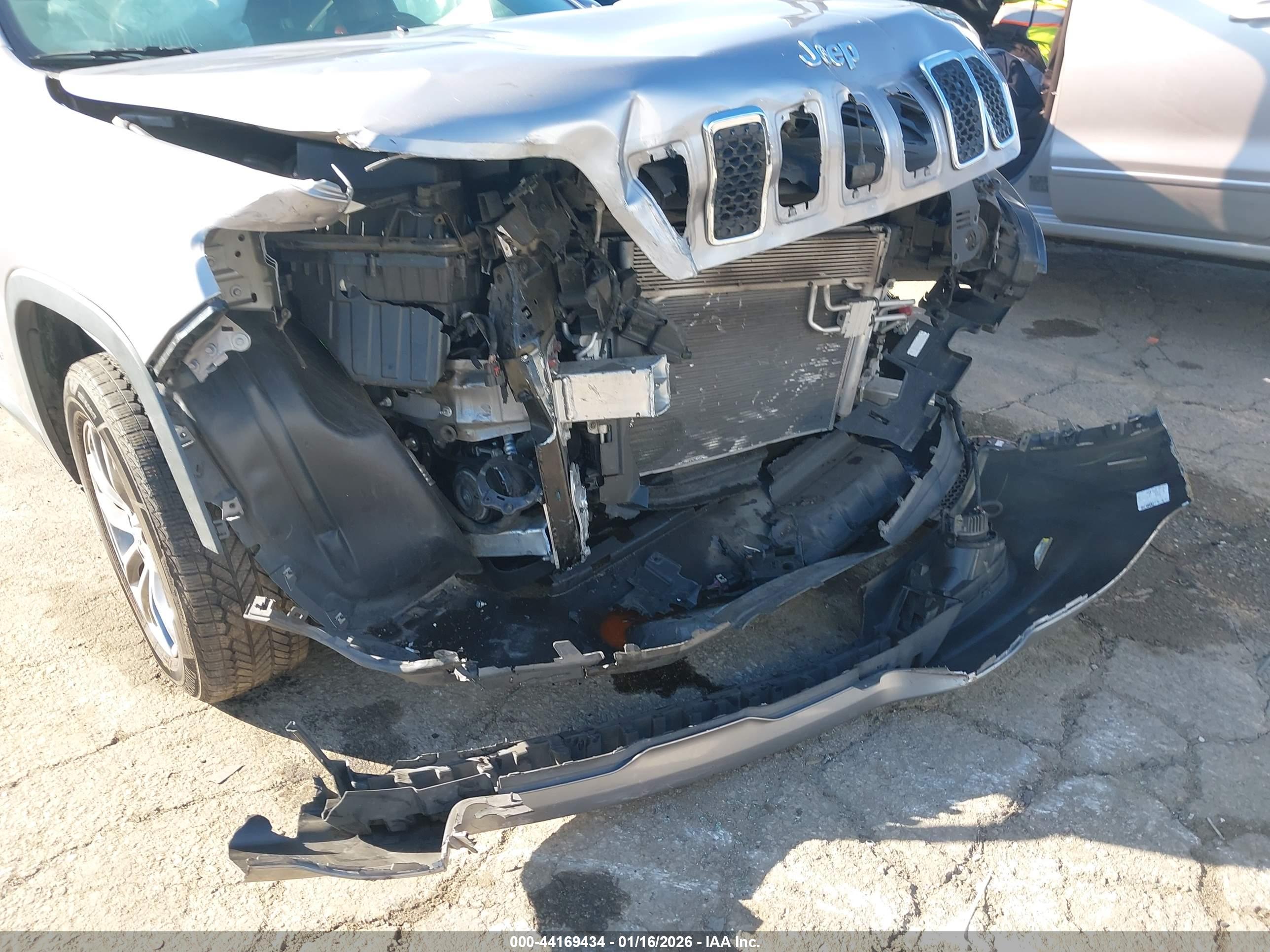 JEEP CHEROKEE image 6