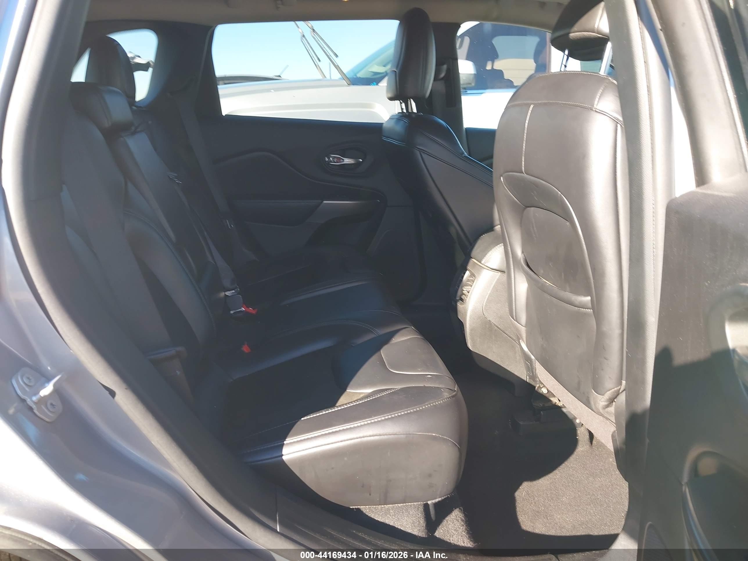 JEEP CHEROKEE image 8