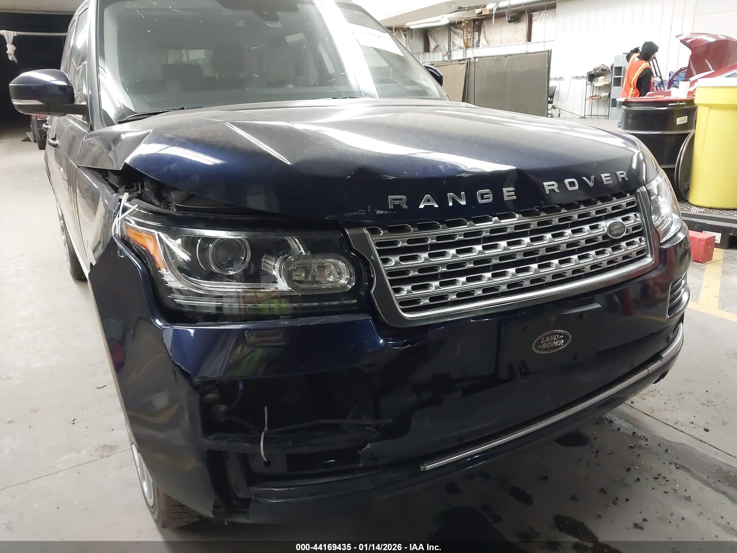 LAND ROVER image 6