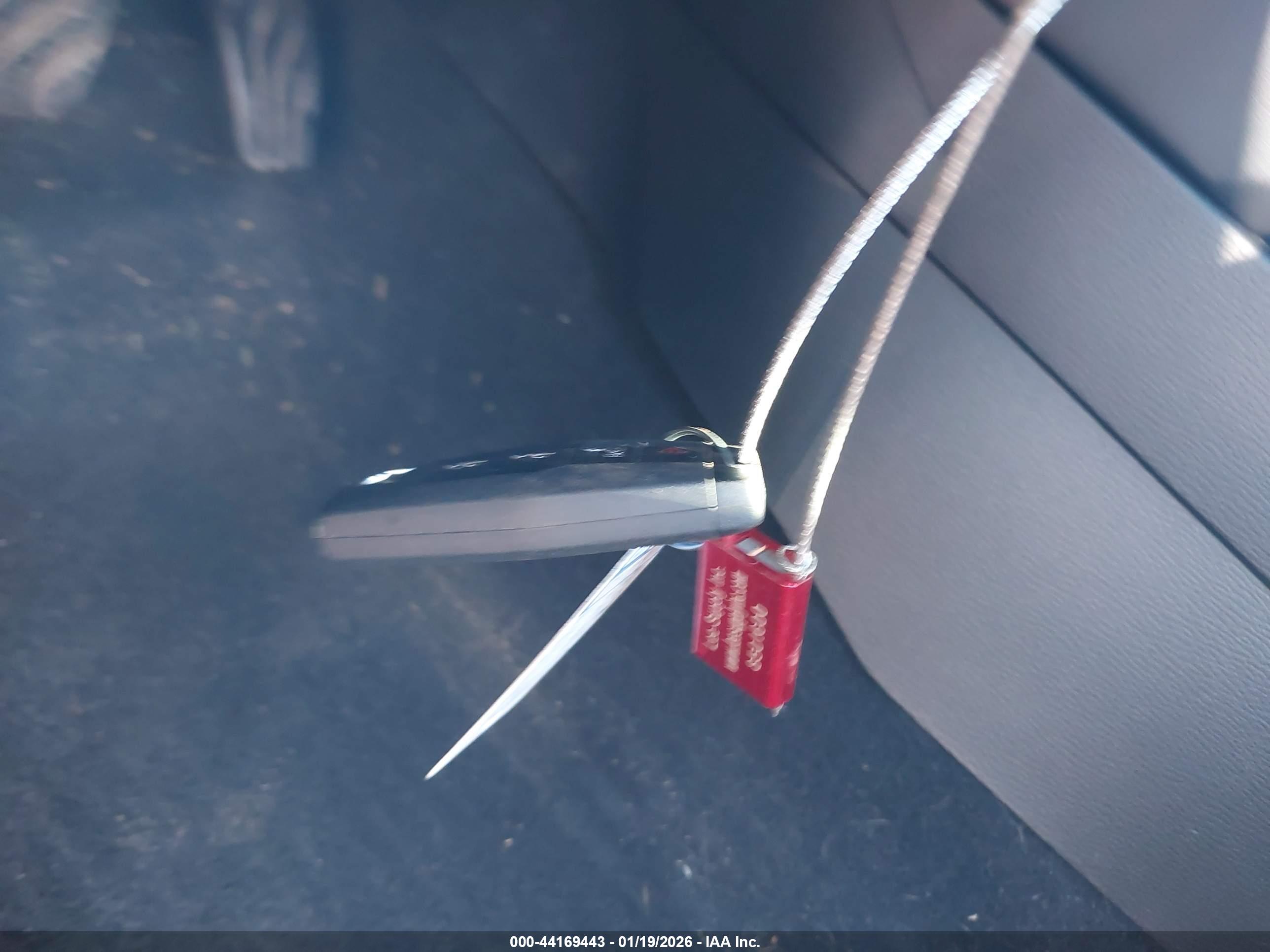 MITSUBISHI OUTLANDER image 11