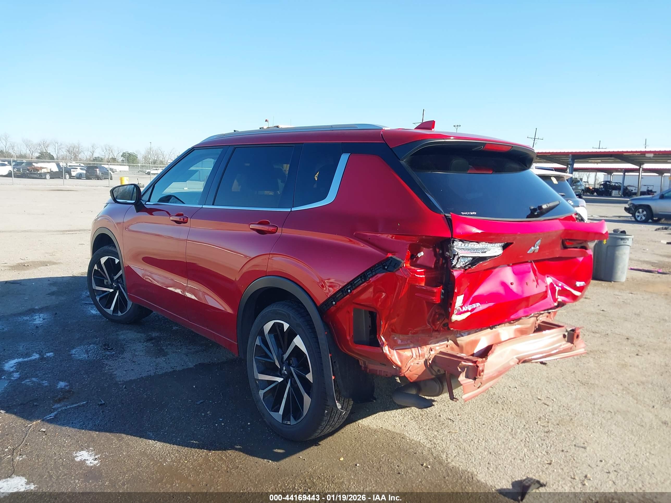 MITSUBISHI OUTLANDER image 3