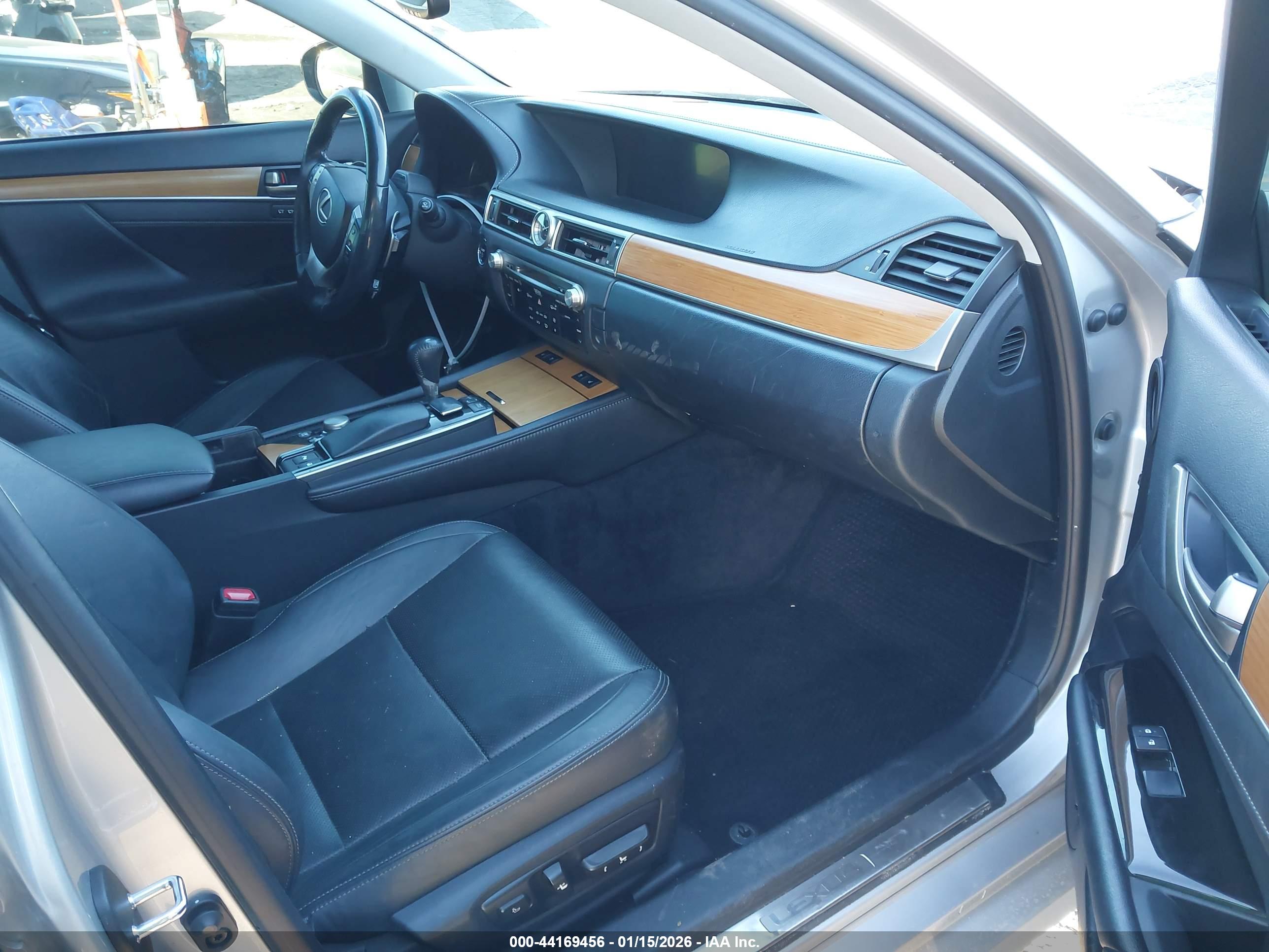LEXUS GS image 5