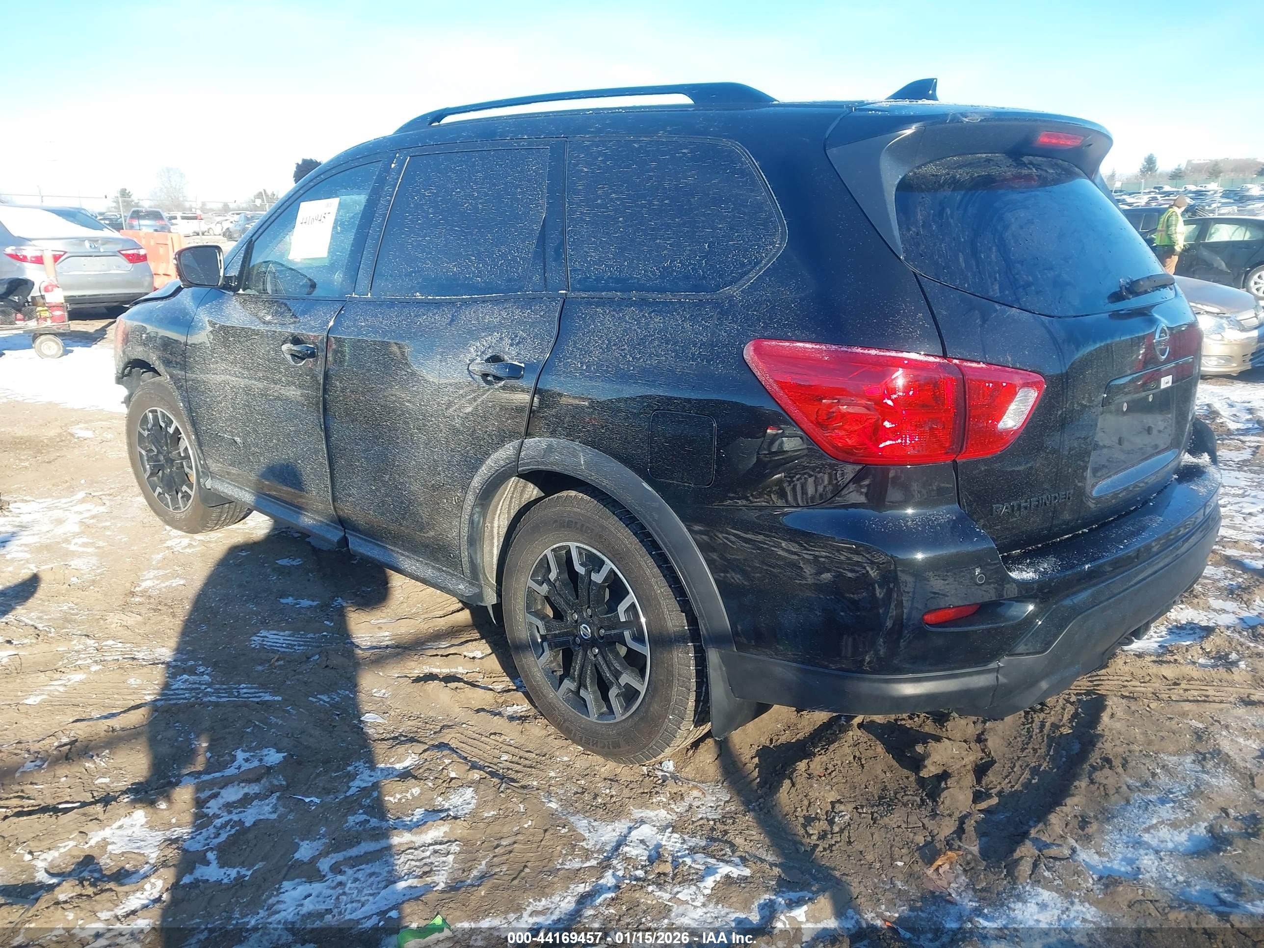 NISSAN PATHFINDER image 3