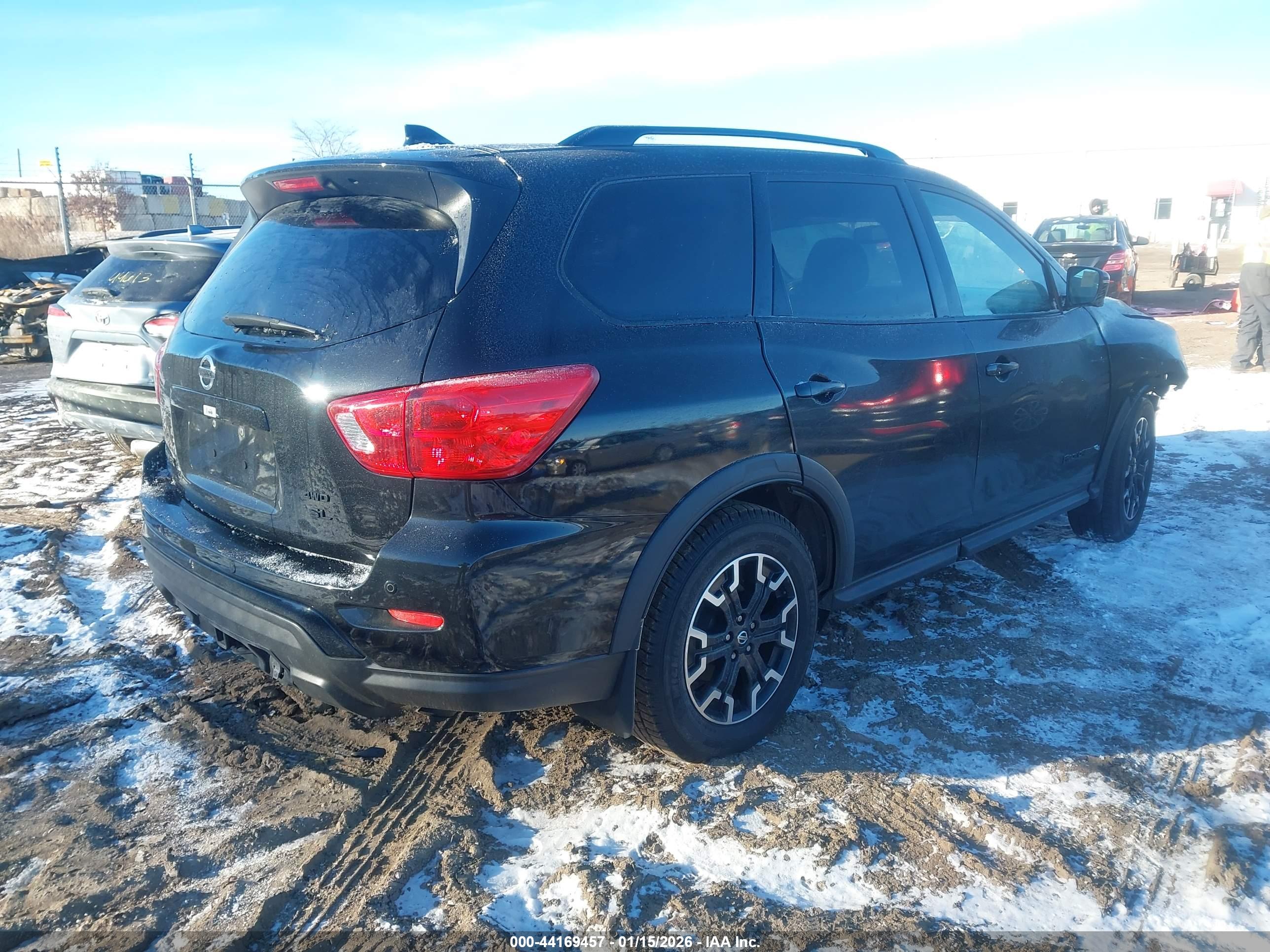 NISSAN PATHFINDER image 4