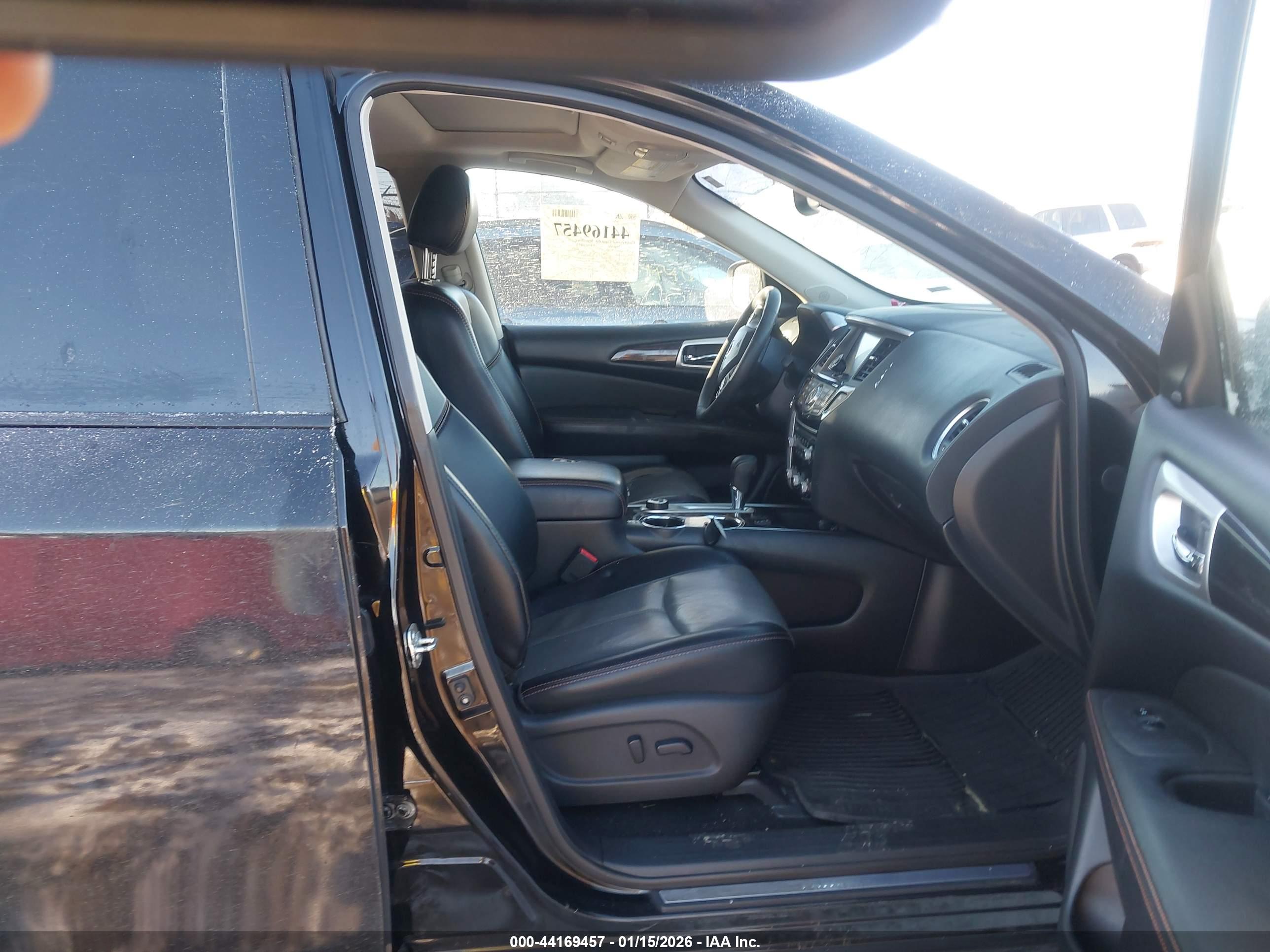 NISSAN PATHFINDER image 5