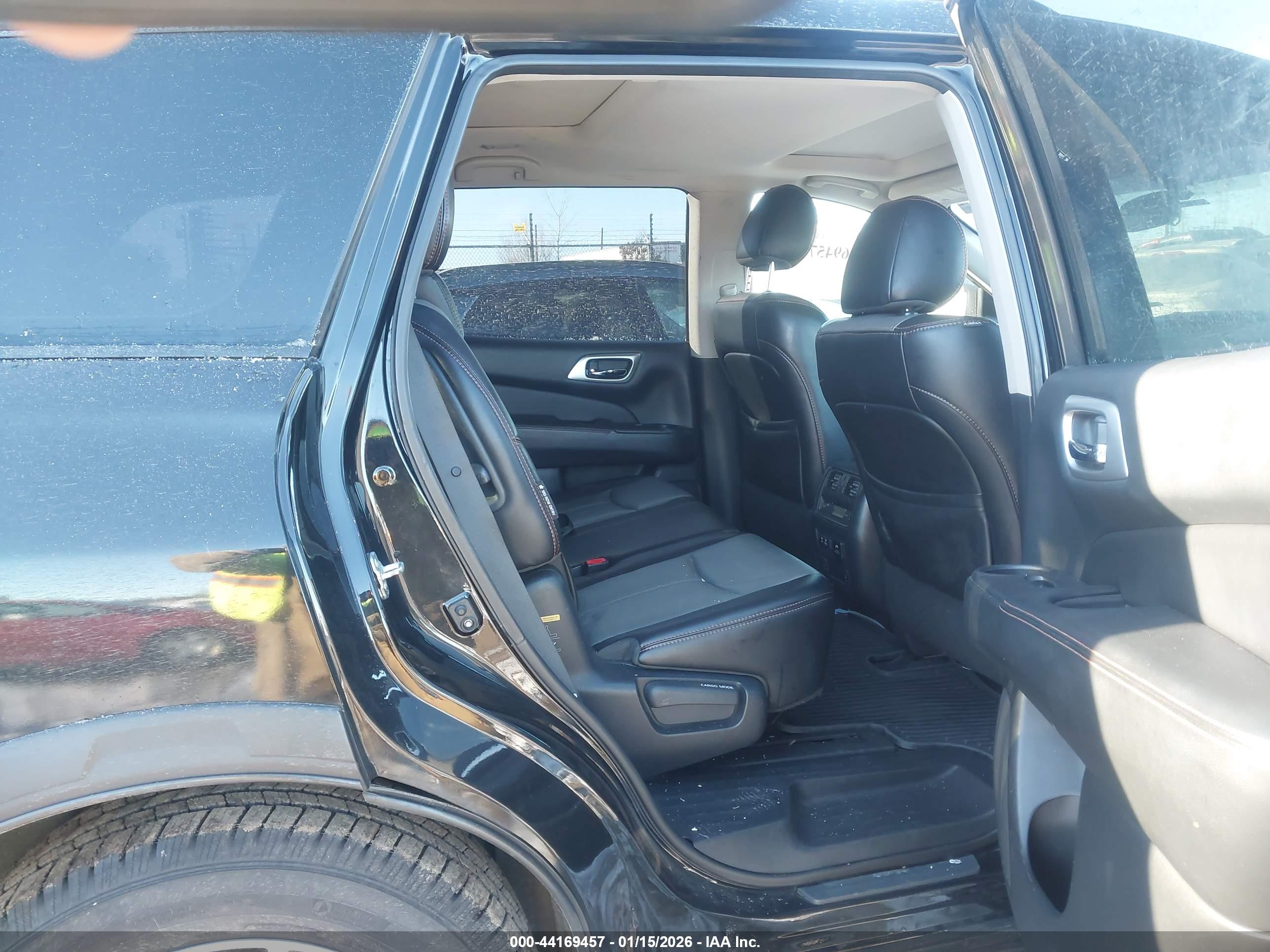 NISSAN PATHFINDER image 8