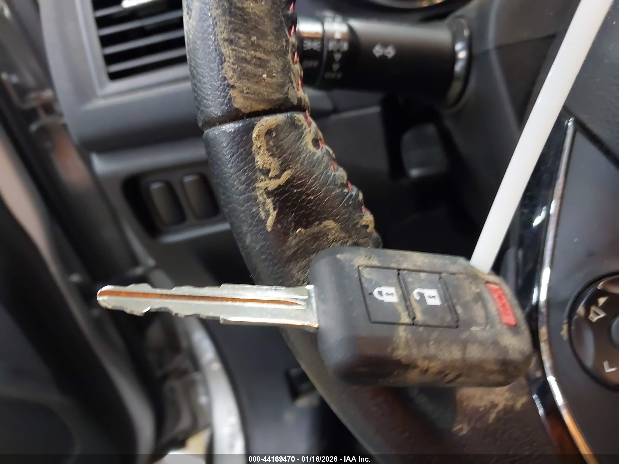 MITSUBISHI OUTLANDER image 11