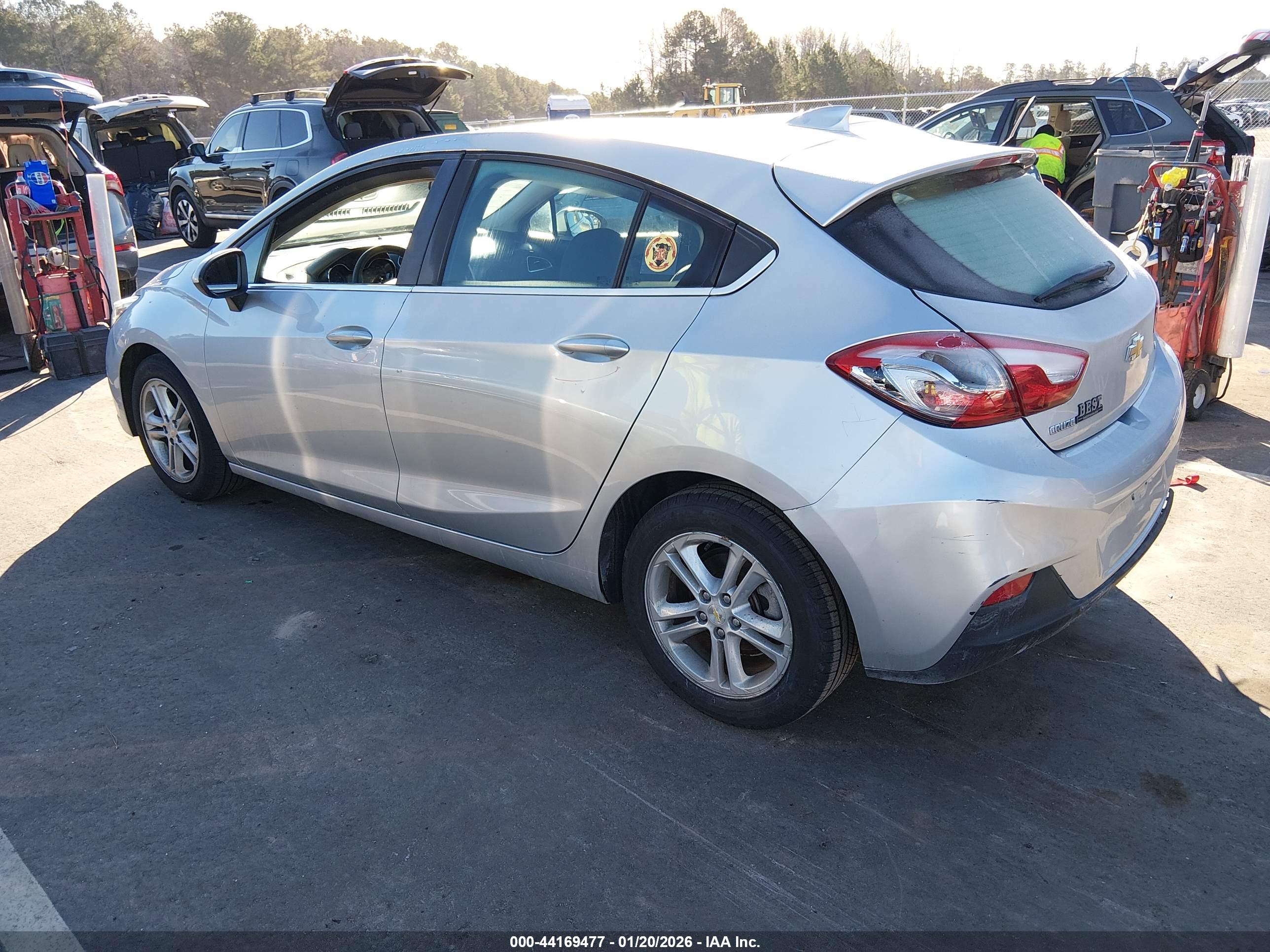 CHEVROLET CRUZE image 3