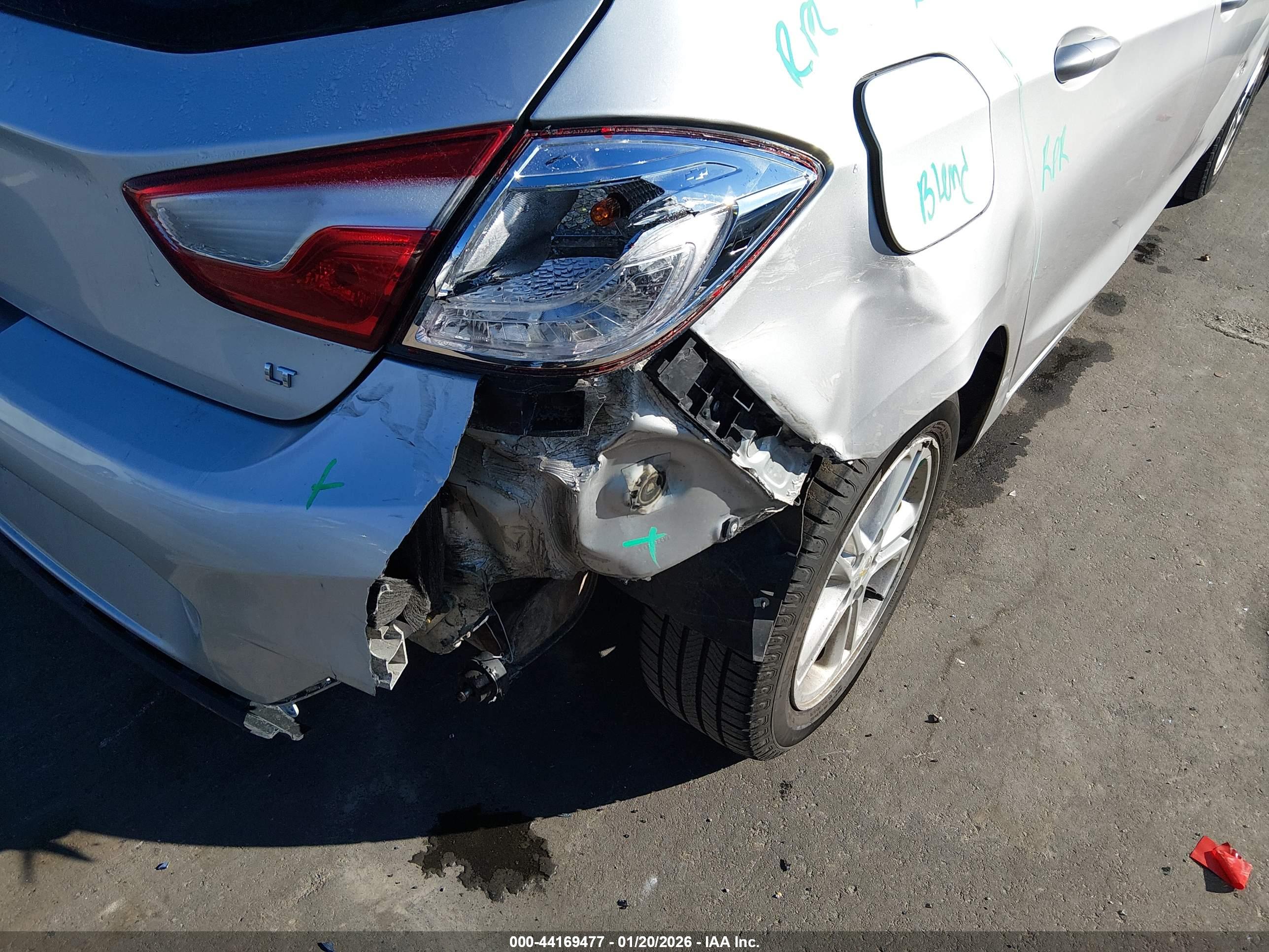 CHEVROLET CRUZE image 6