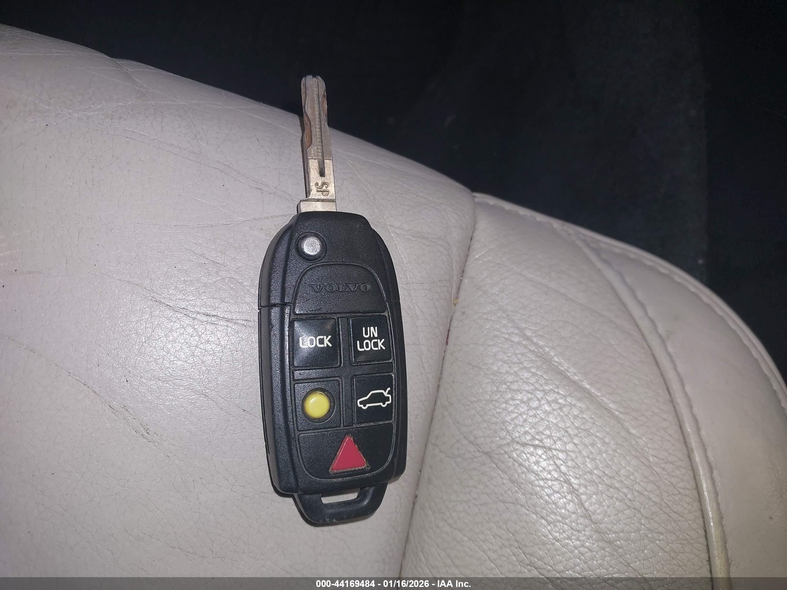 VOLVO XC90 image 11