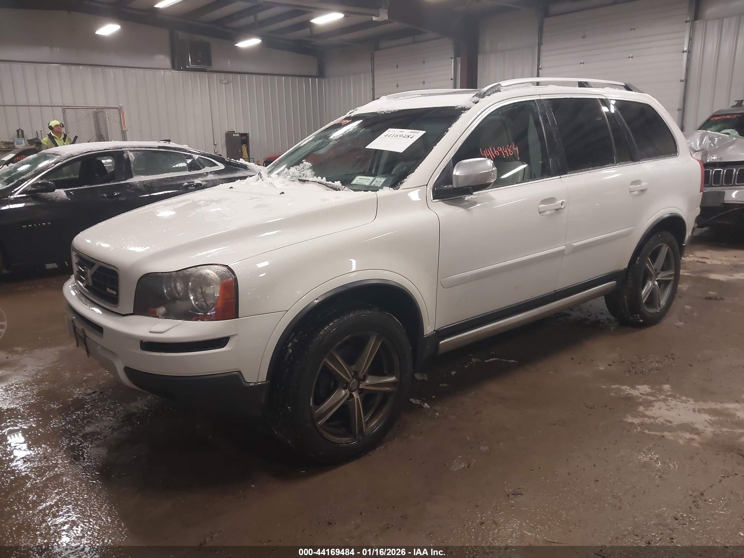 VOLVO XC90 image 2