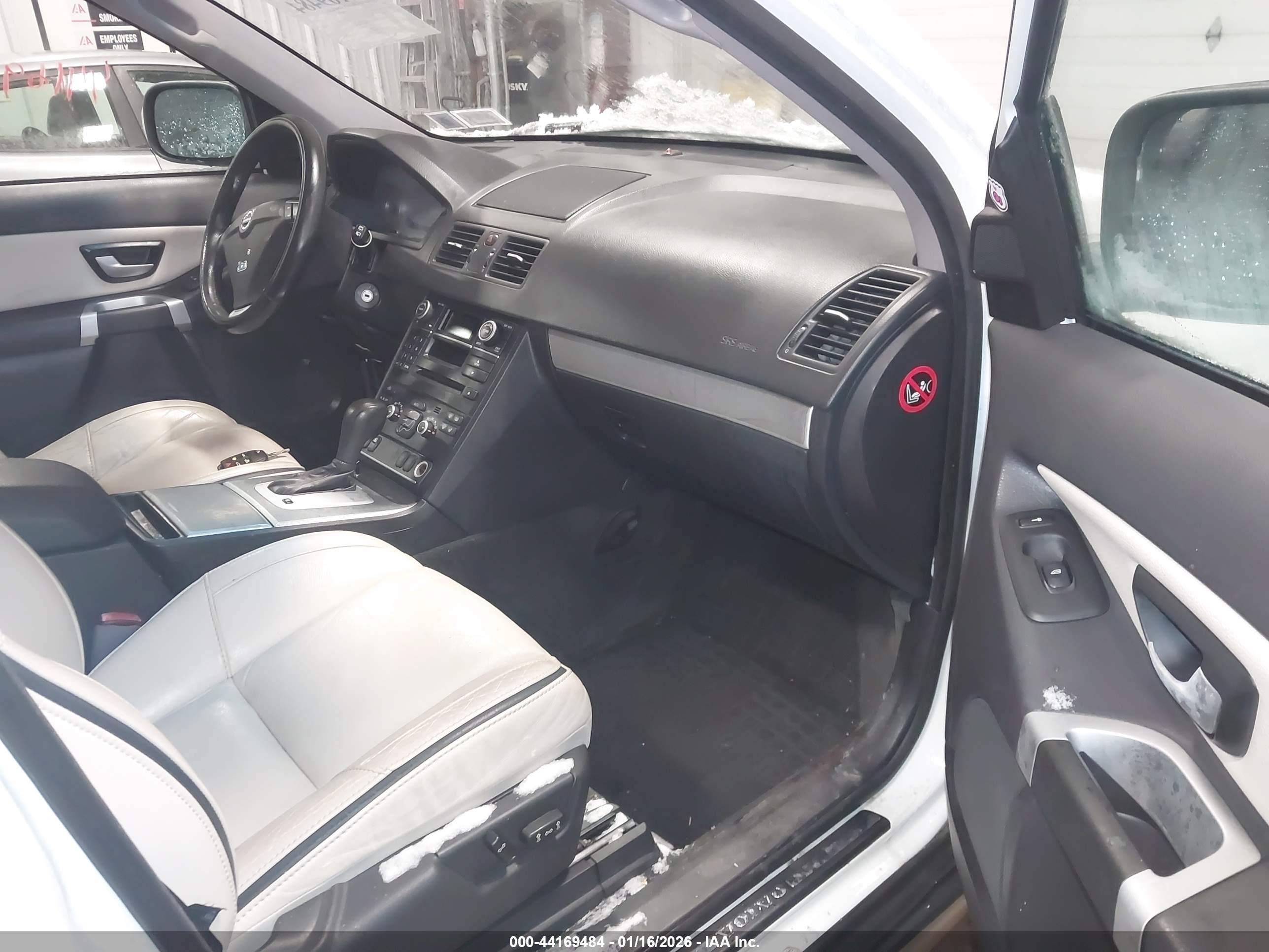 VOLVO XC90 image 5