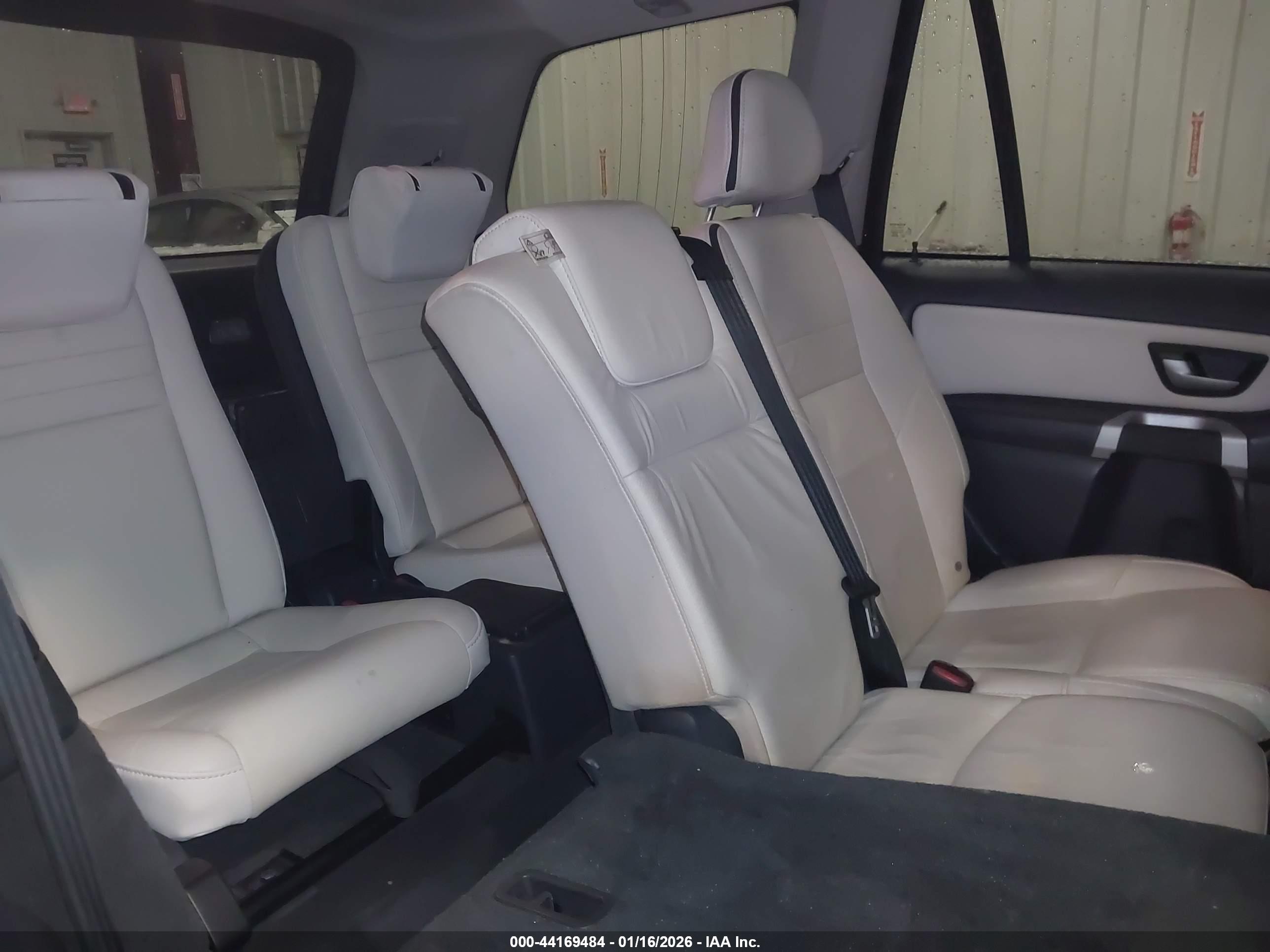 VOLVO XC90 image 8