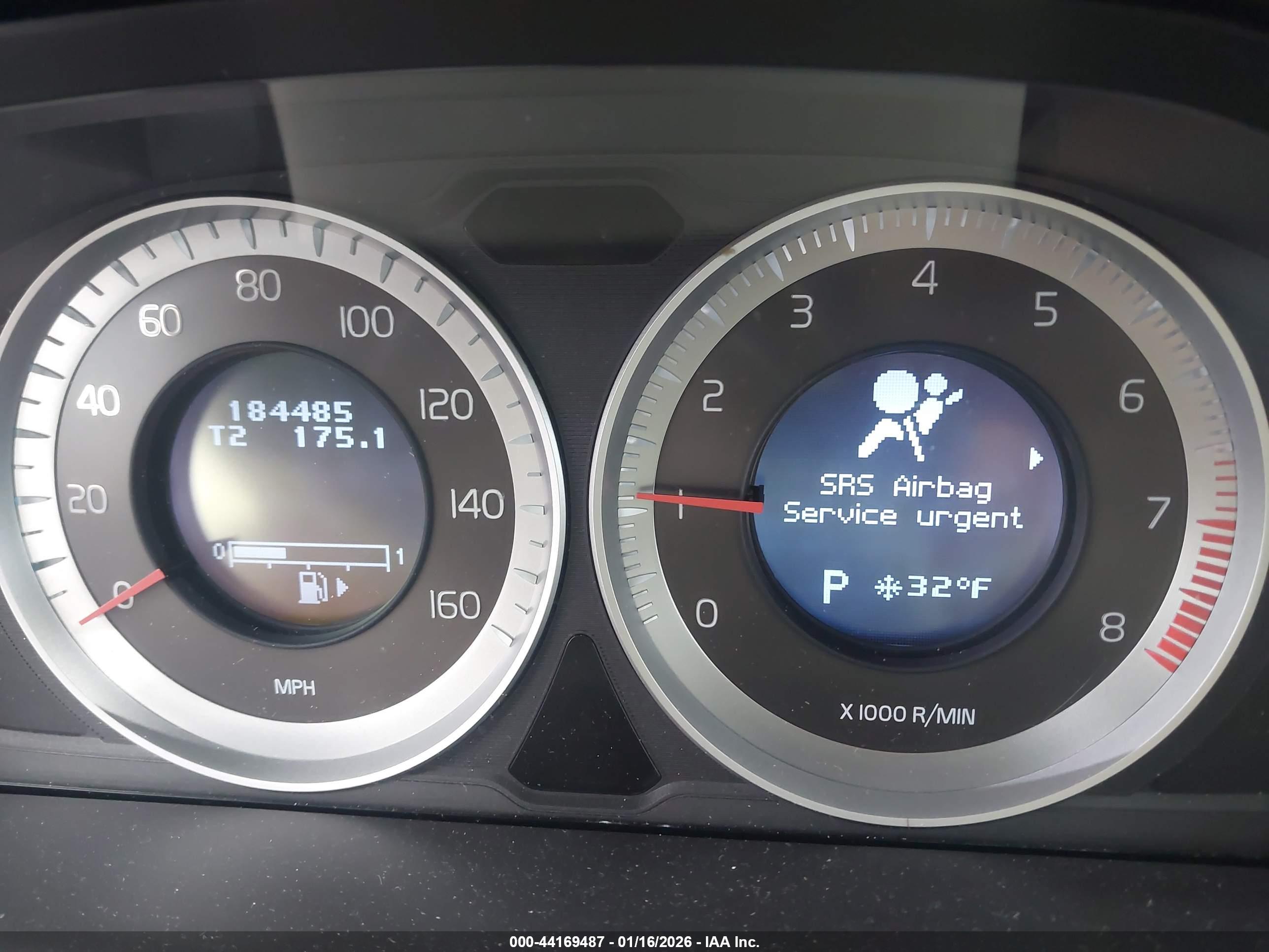 VOLVO XC60 image 7