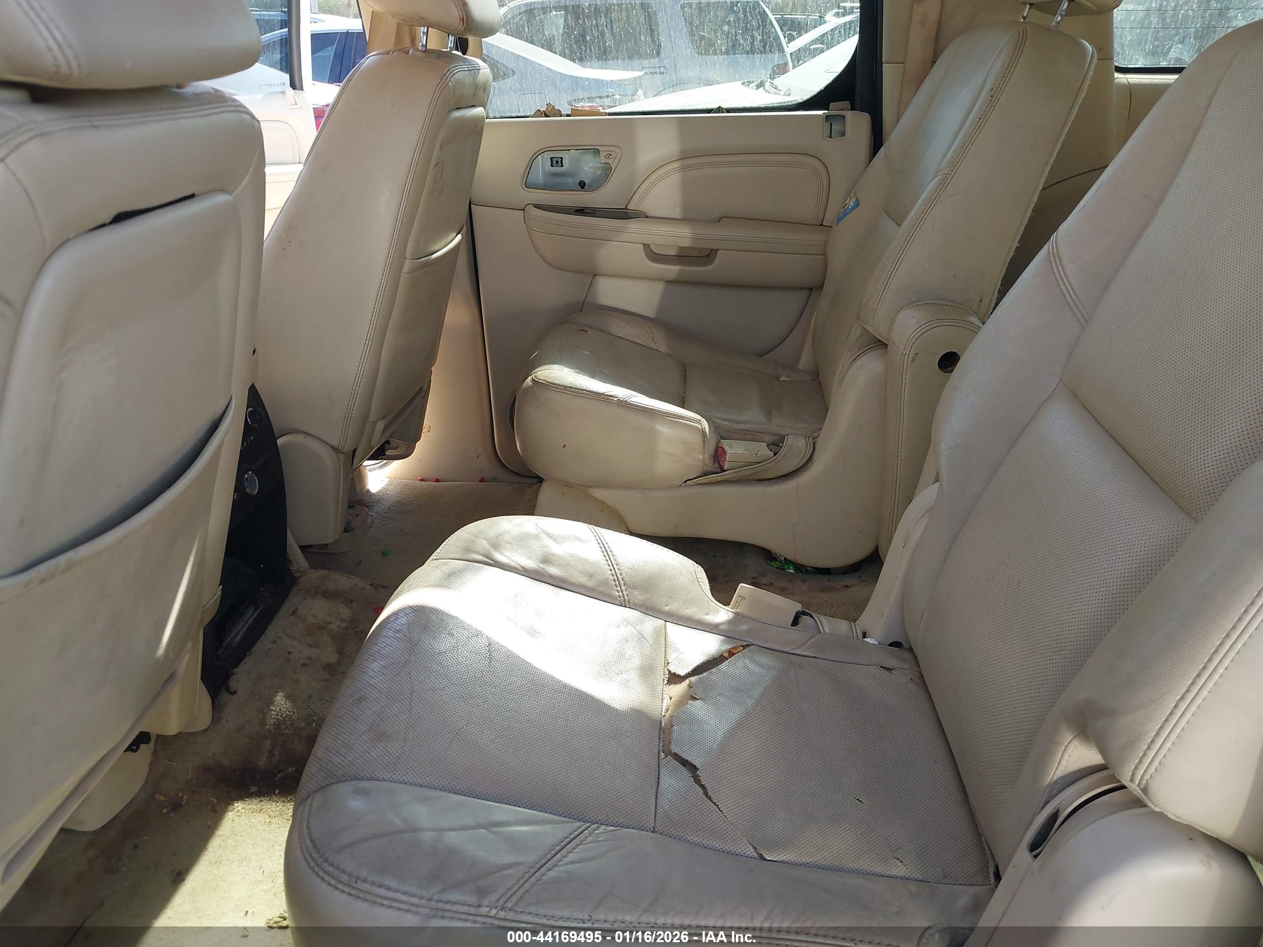 CADILLAC ESCALADE image 8