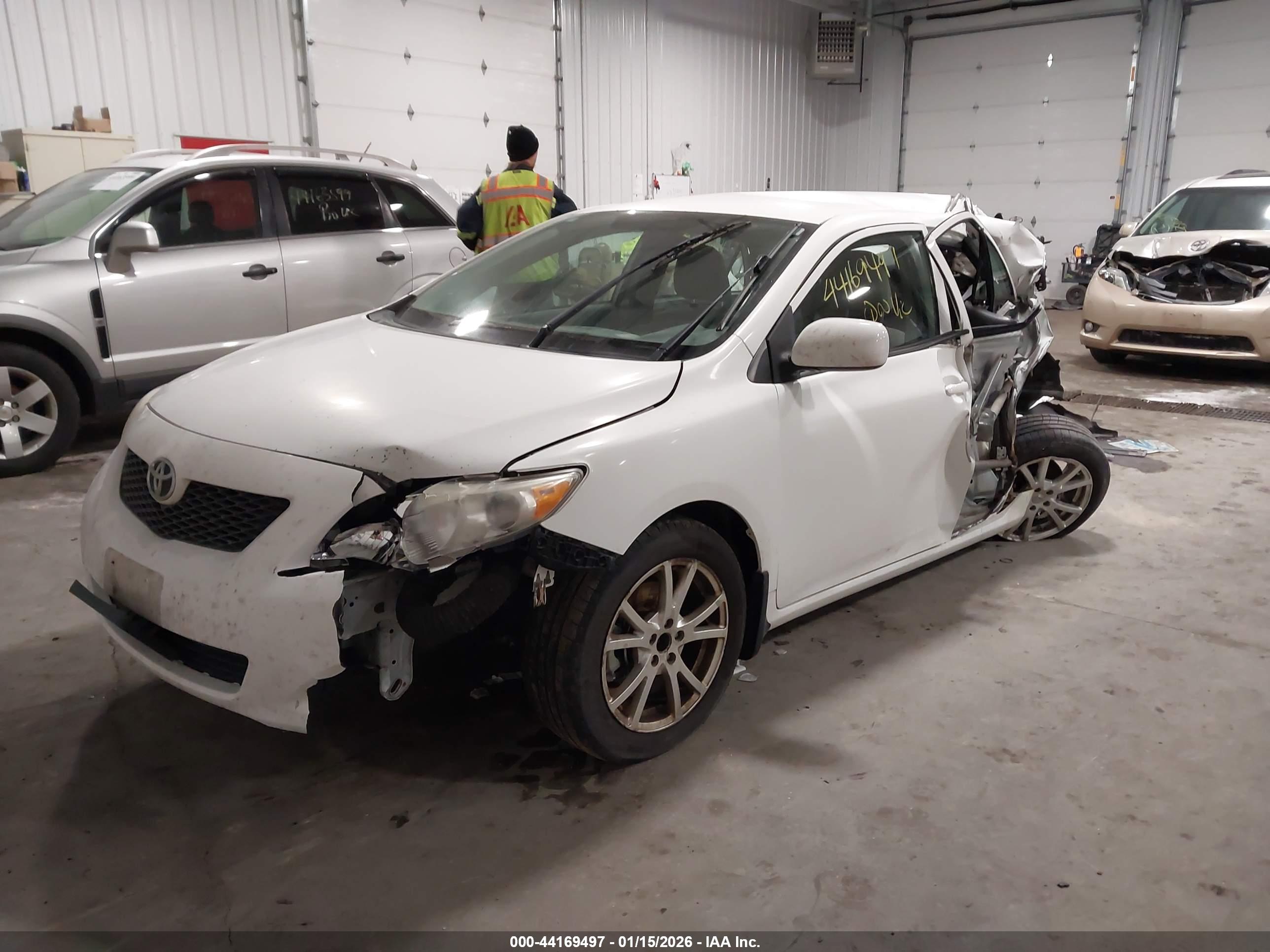 TOYOTA COROLLA image 2