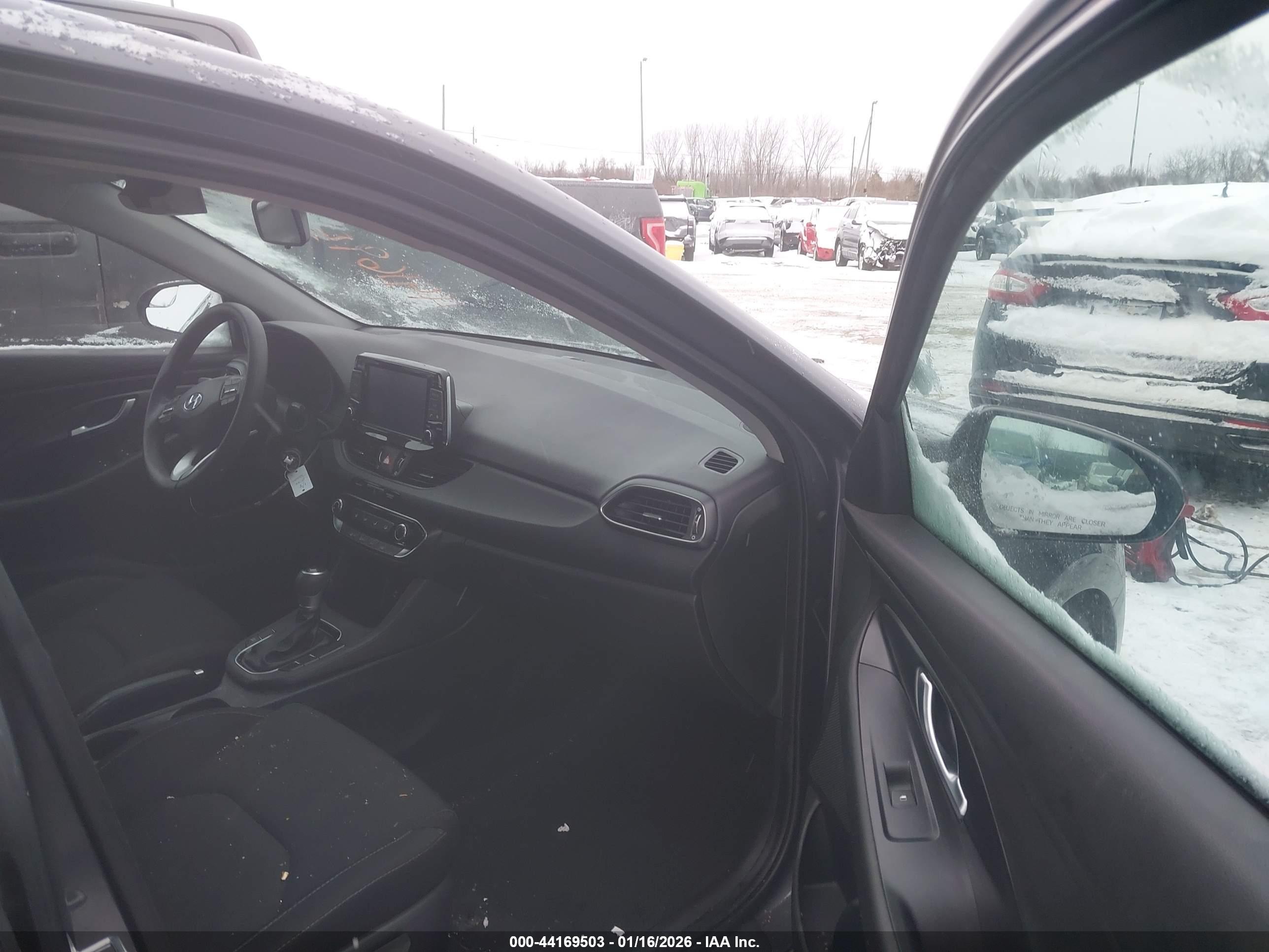 HYUNDAI ELANTRA image 5
