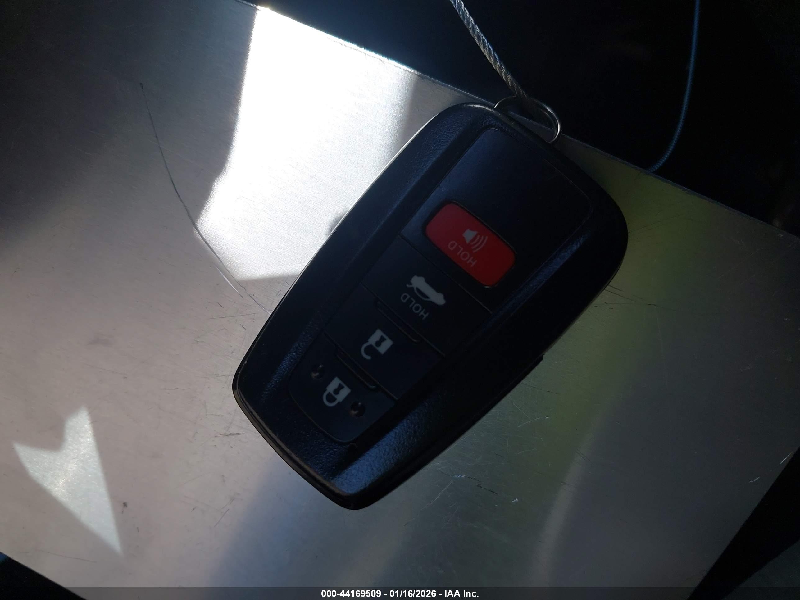 TOYOTA CAMRY image 11