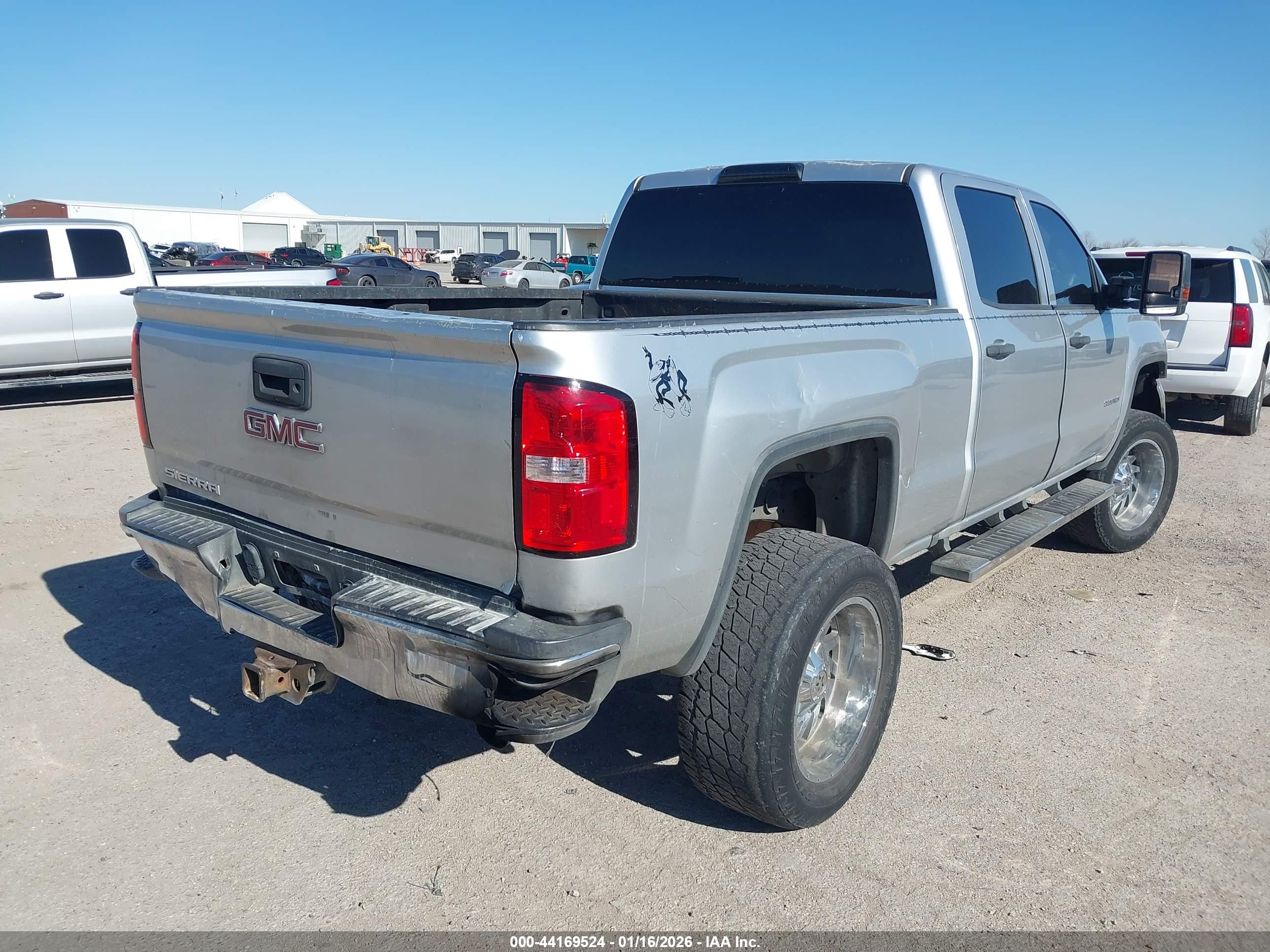 GMC SIERRA image 4