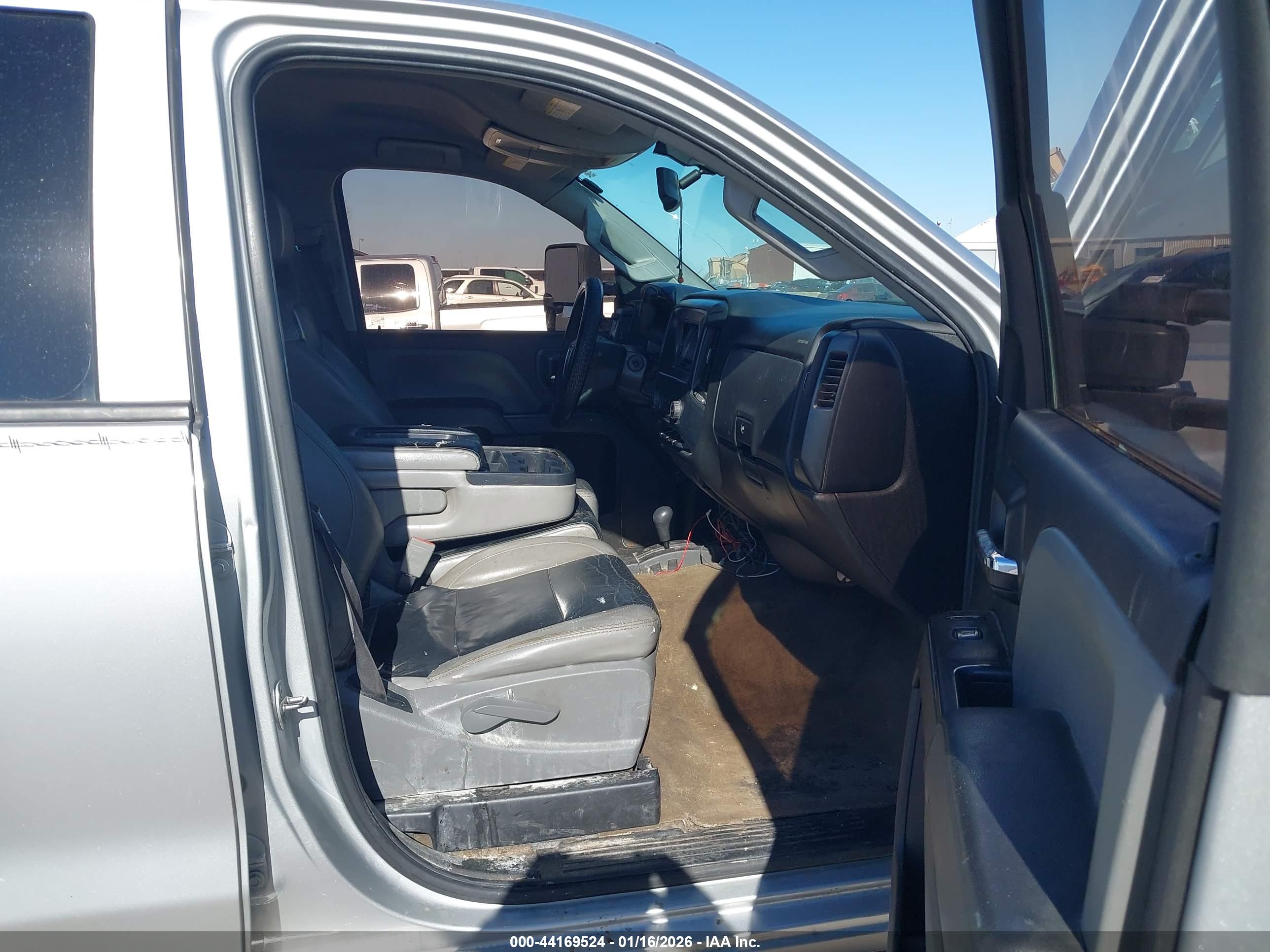 GMC SIERRA image 5