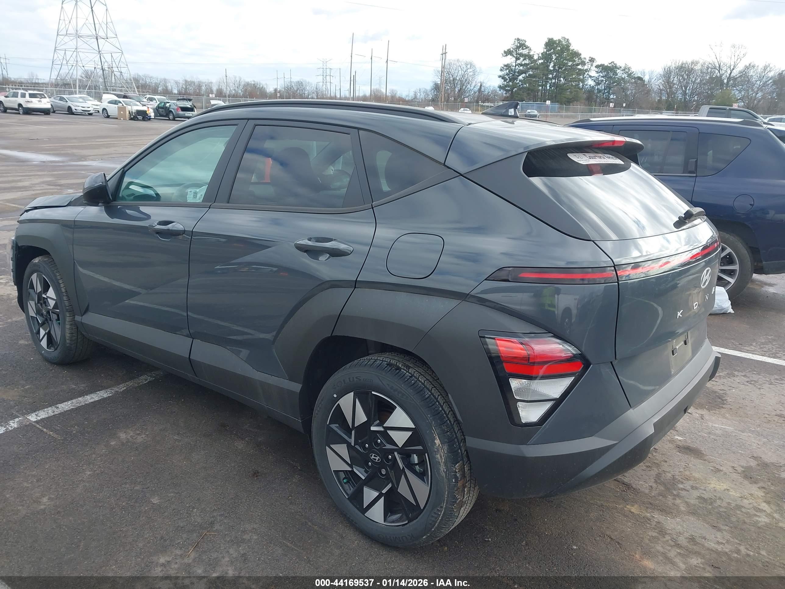 HYUNDAI KONA image 3